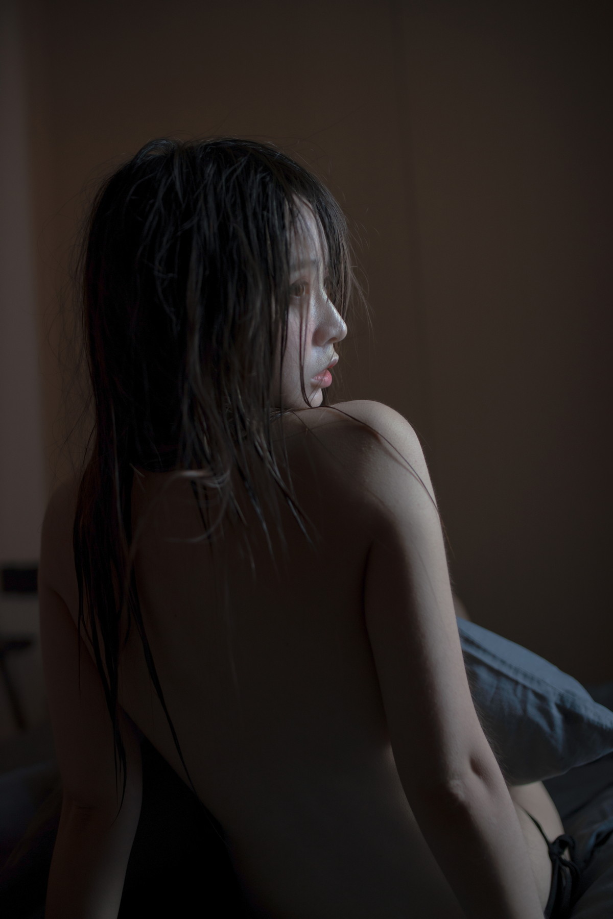 Xgyw.Net_网络美女疯猫ss思绪之浴室主题私房浴室半脱露曼妙身姿湿身撩人诱惑写真30P