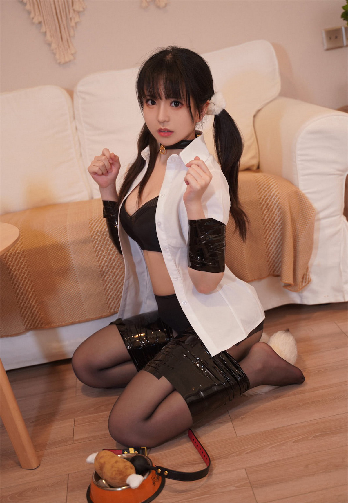 Xgyw.Net_微博美少女虎森森狗狗剧情主题半脱白衬衣露性感黑色内衣秀丰满身材诱惑写真95P