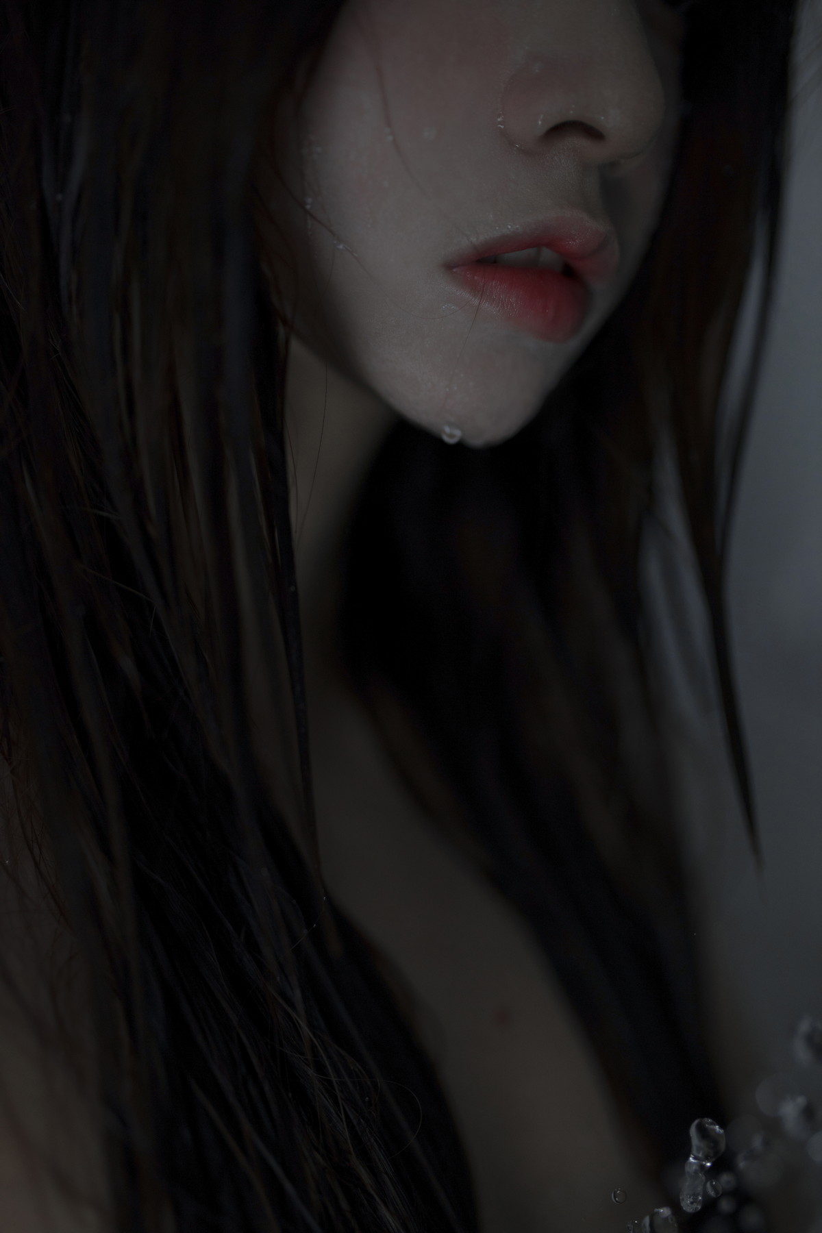 Xgyw.Net_网络美女疯猫ss思绪之浴室主题私房浴室半脱露曼妙身姿湿身撩人诱惑写真30P