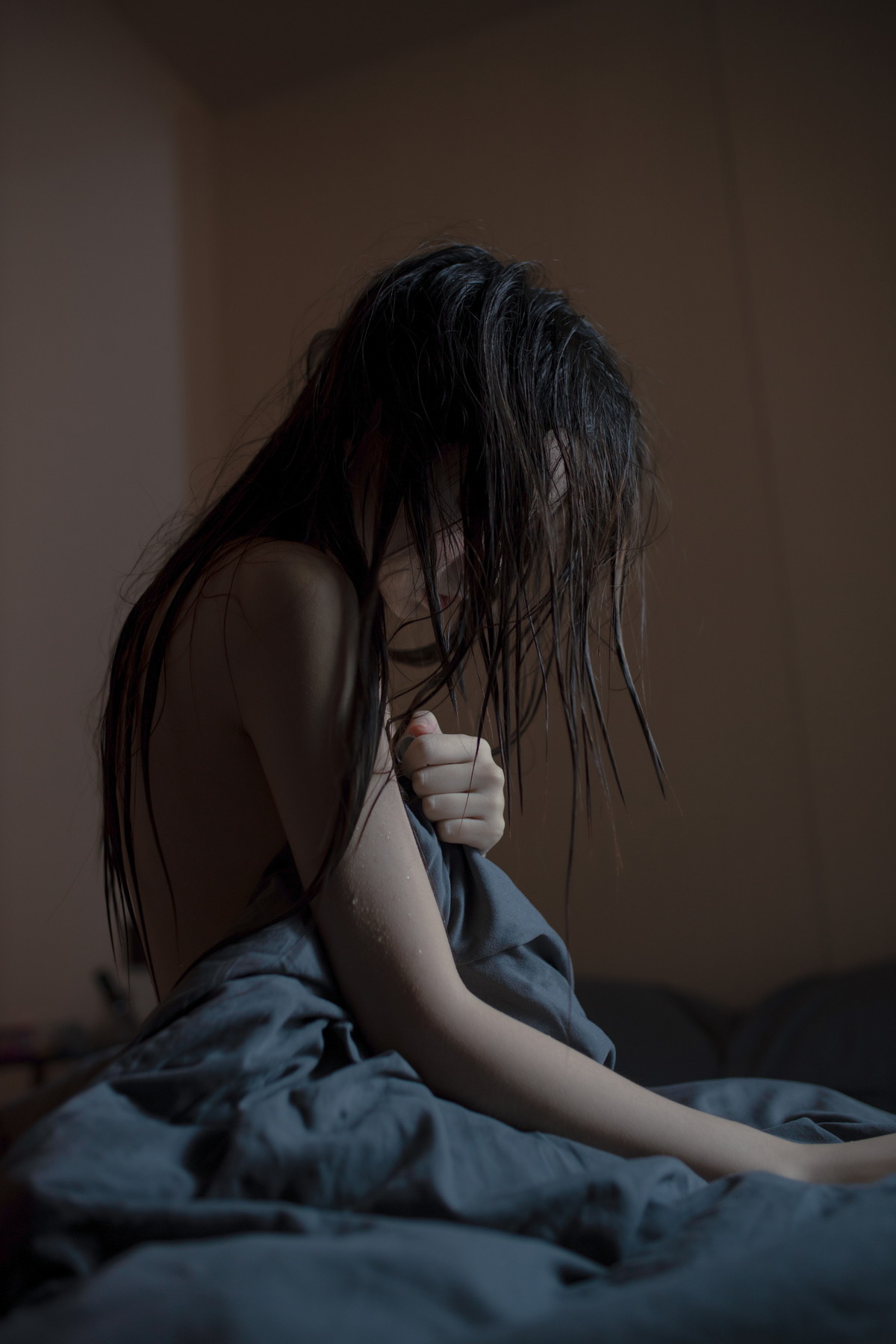 Xgyw.Net_网络美女疯猫ss思绪之浴室主题私房浴室半脱露曼妙身姿湿身撩人诱惑写真30P