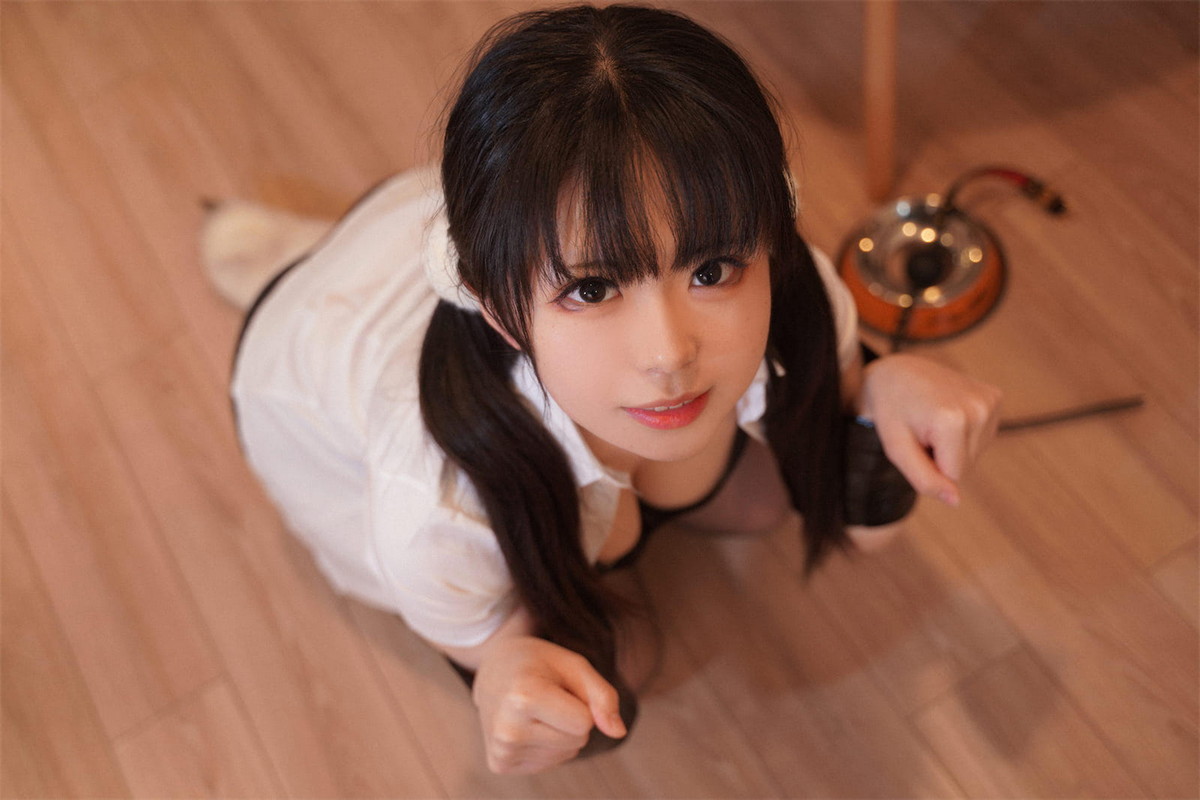 Xgyw.Net_微博美少女虎森森狗狗剧情主题半脱白衬衣露性感黑色内衣秀丰满身材诱惑写真95P