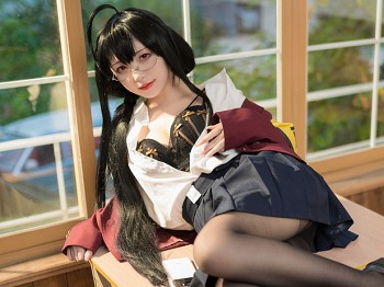 网络青春美女花铃大凤jk放学后风纪委员主题半脱工作服露性感内衣配超薄黑色丝袜魅惑写真71P