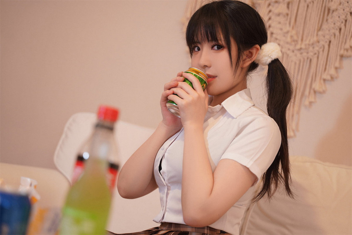 Xgyw.Net_微博美少女虎森森狗狗剧情主题半脱白衬衣露性感黑色内衣秀丰满身材诱惑写真95P