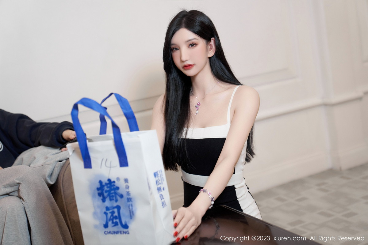 Xgyw.Net_XiuRen第6323期_女神周于希Sally澳门旅拍剧情主题超薄无内肉丝秀翘臀诱惑写真73P
