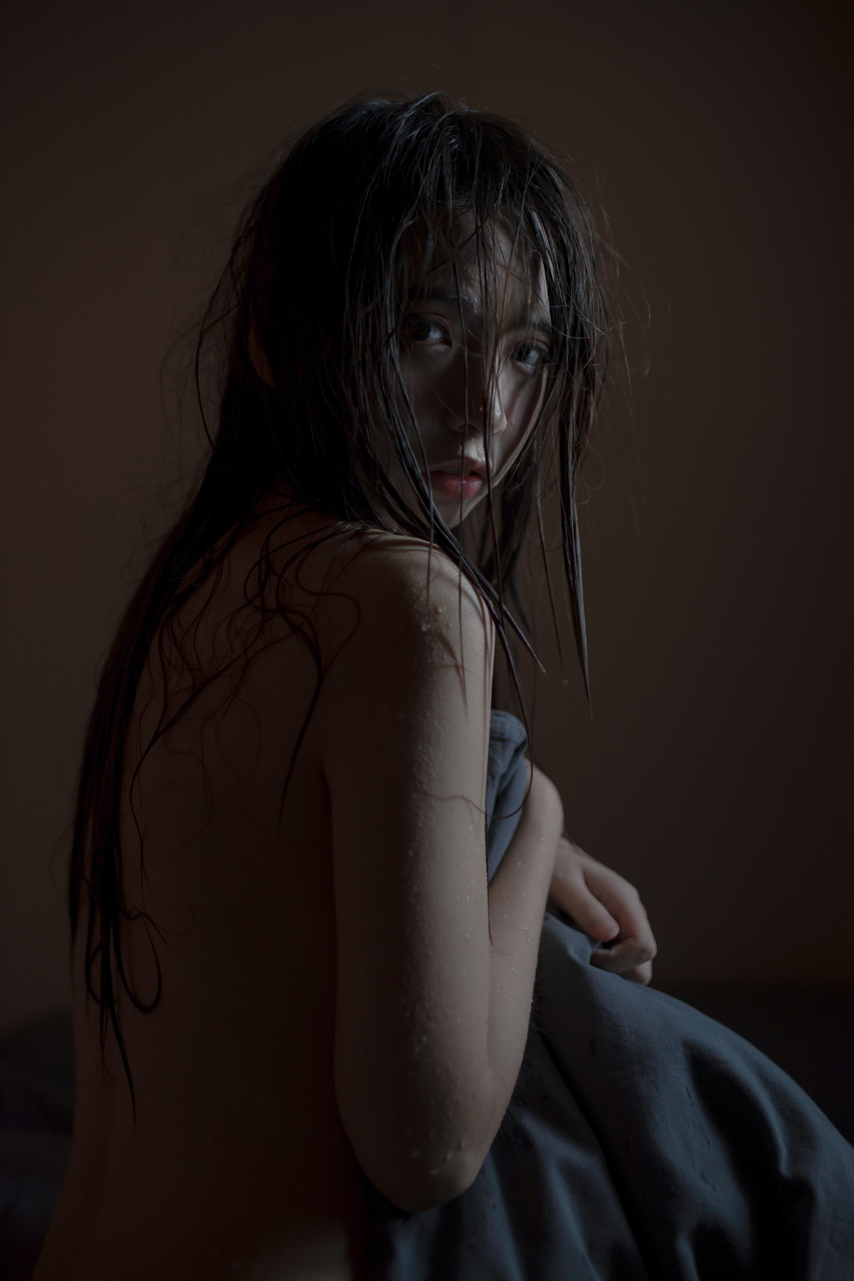 Xgyw.Net_网络美女疯猫ss思绪之浴室主题私房浴室半脱露曼妙身姿湿身撩人诱惑写真30P