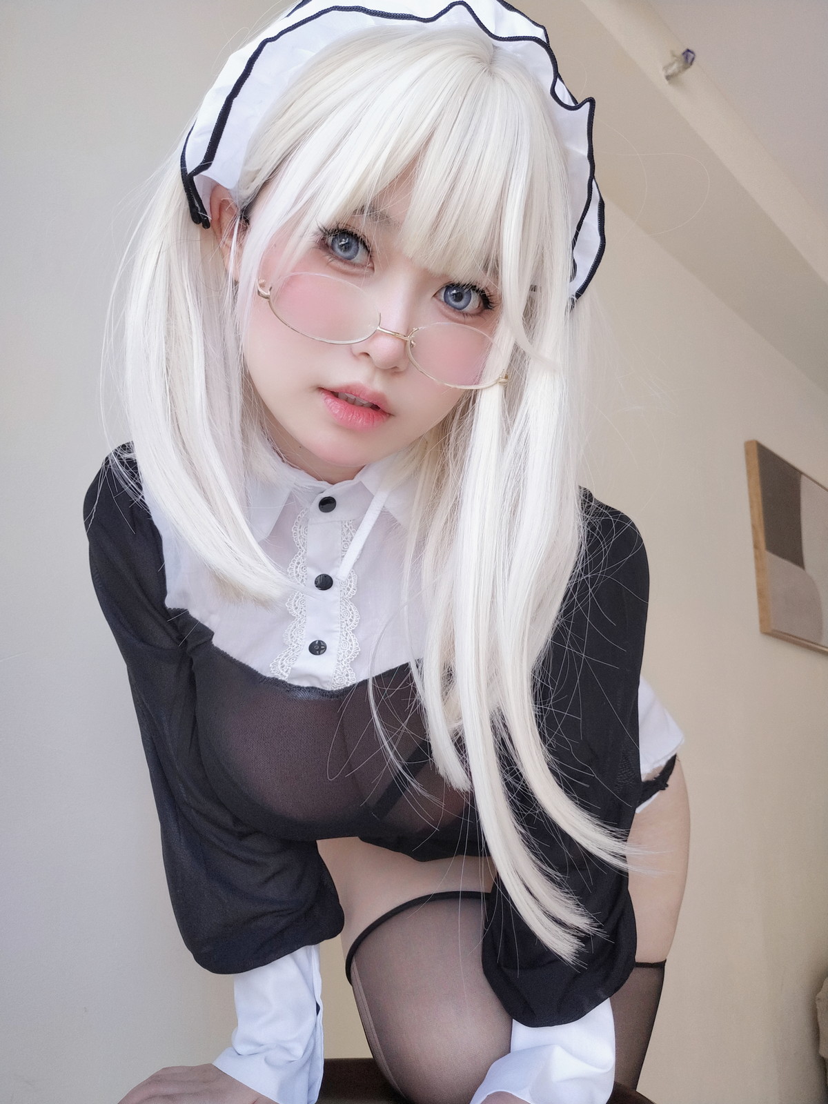 Xgyw.Net_Coser妹子女主K主人的女仆主题脱黑色薄透女仆装露豪乳翘臀完美诱惑写真69P
