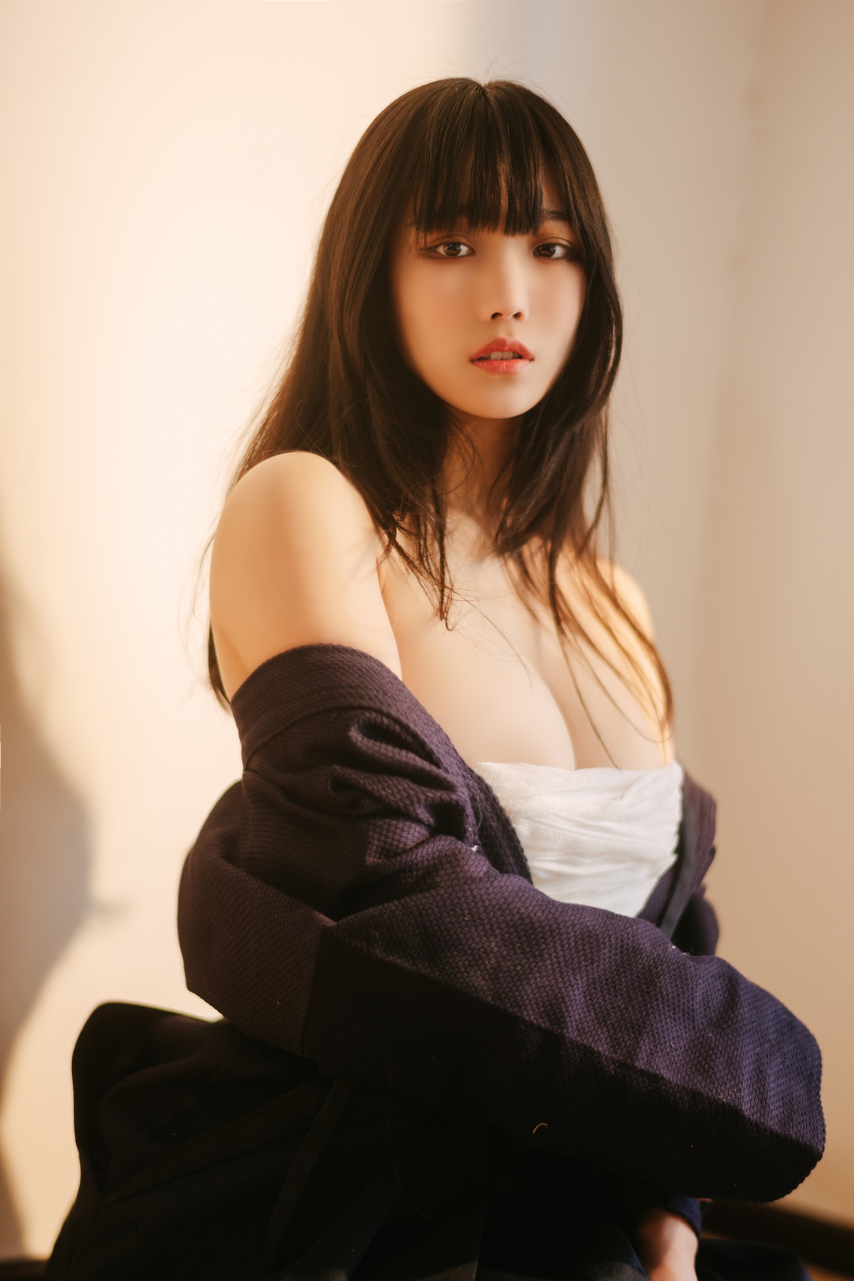Xgyw.Net_网络美女汪知子最后的武士主题性感黑色美女武士服半脱露白色内衣撩人诱惑写真40P