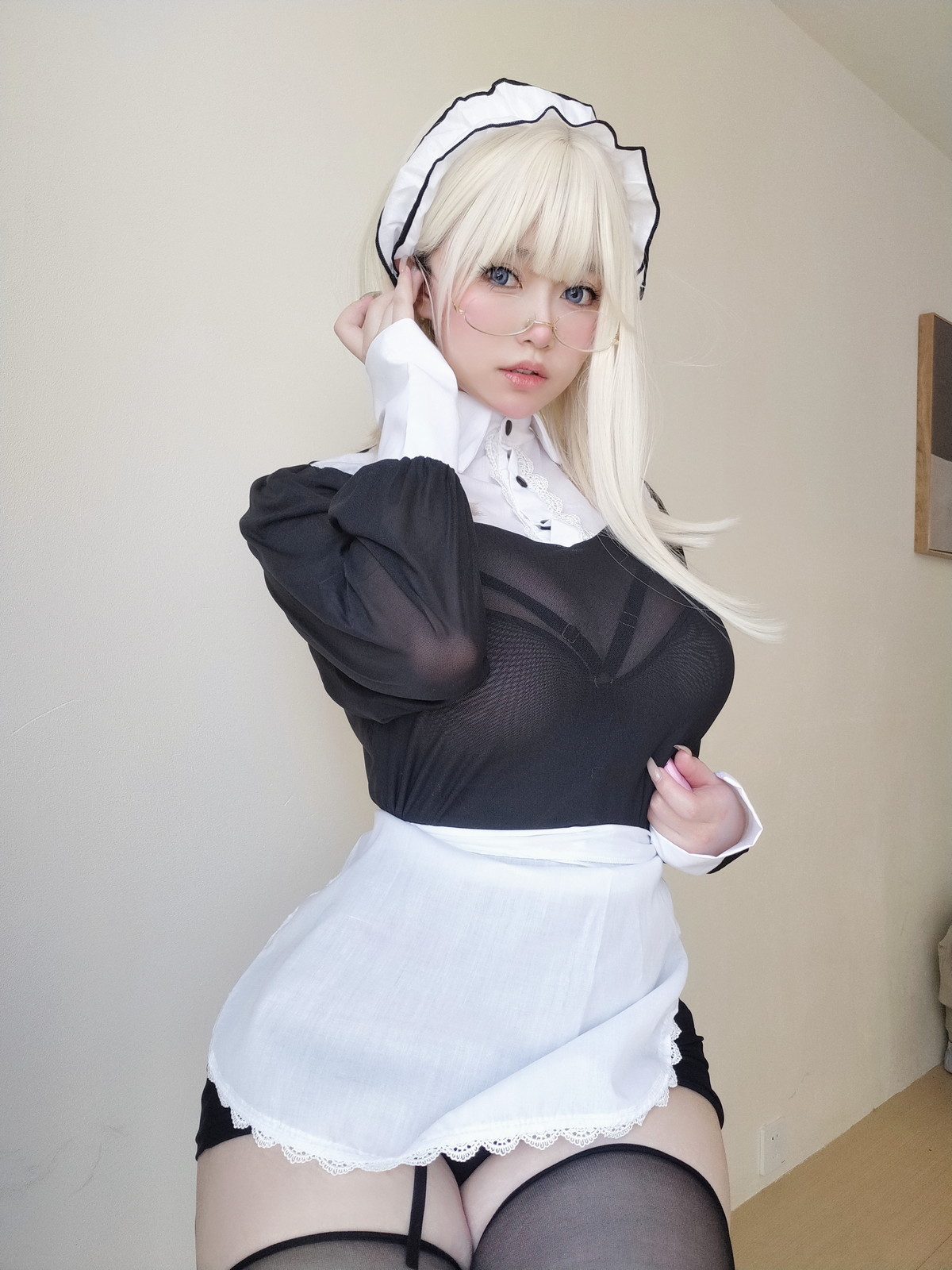 Xgyw.Net_Coser妹子女主K主人的女仆主题脱黑色薄透女仆装露豪乳翘臀完美诱惑写真69P