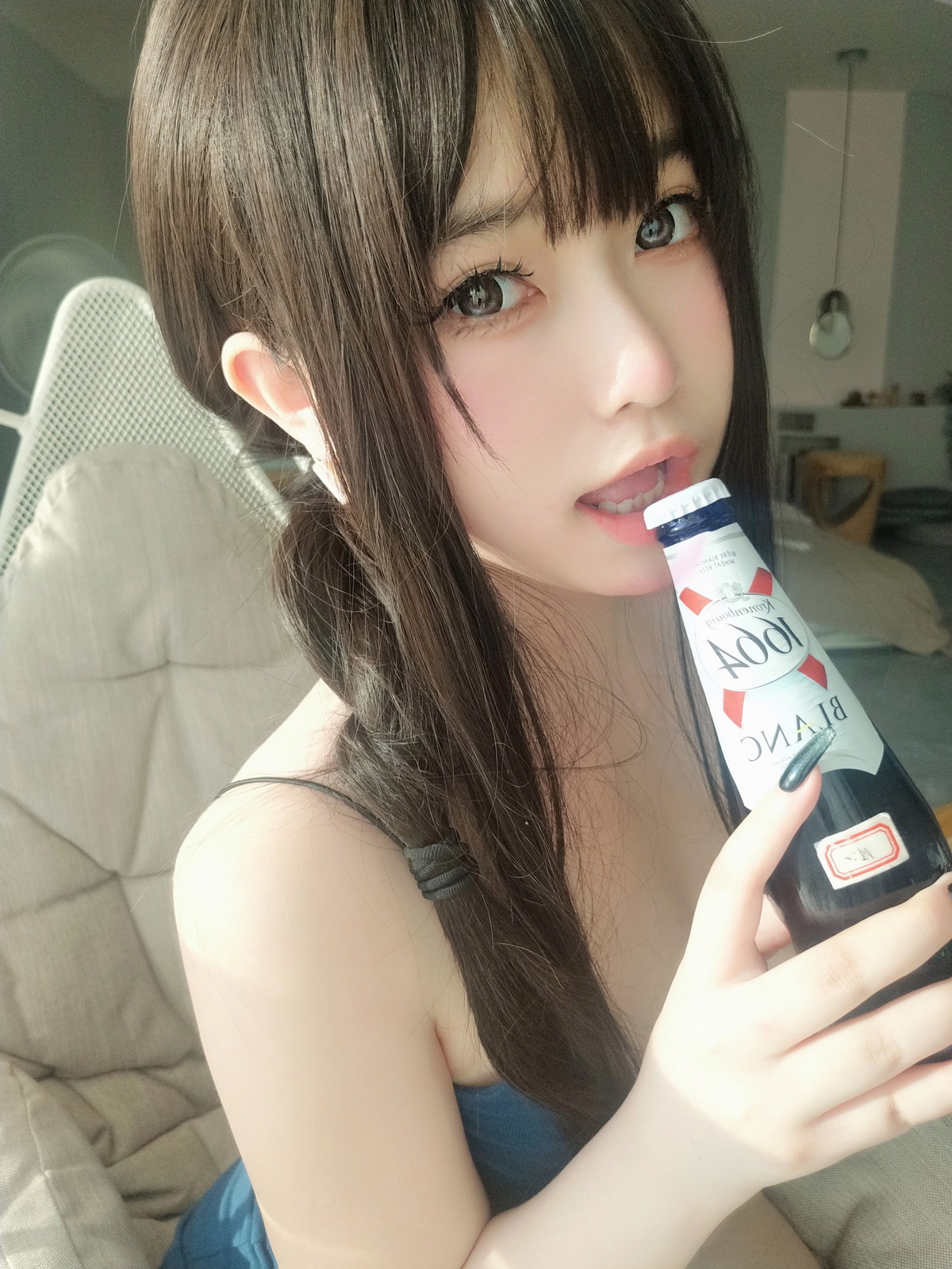 Xgyw.Net_Coser妹子女主K乘凉的姐姐主题私房性感蓝色低胸吊带裙秀傲人豪乳诱惑写真92P