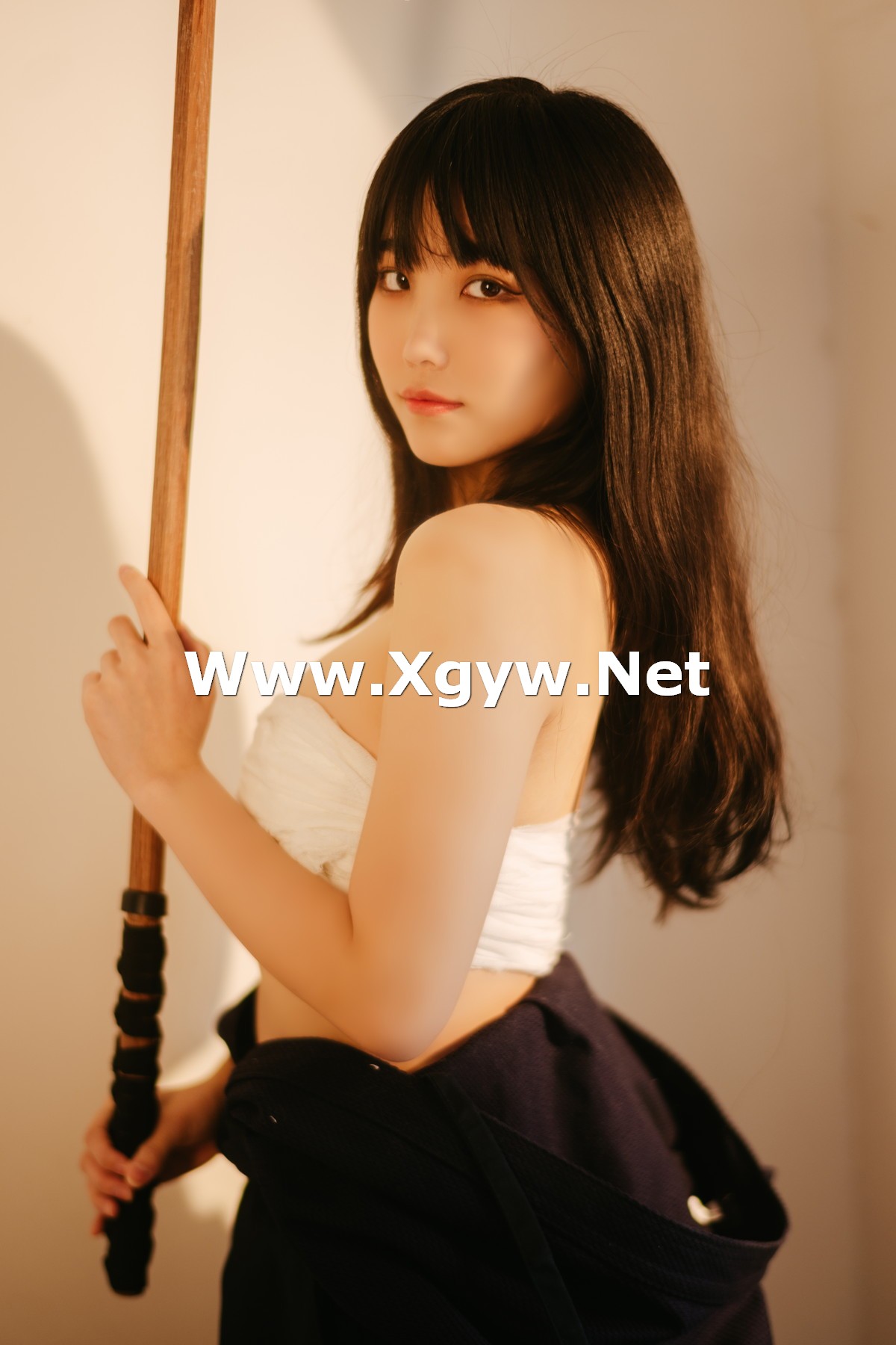 Xgyw.Net_网络美女汪知子最后的武士主题性感黑色美女武士服半脱露白色内衣撩人诱惑写真40P