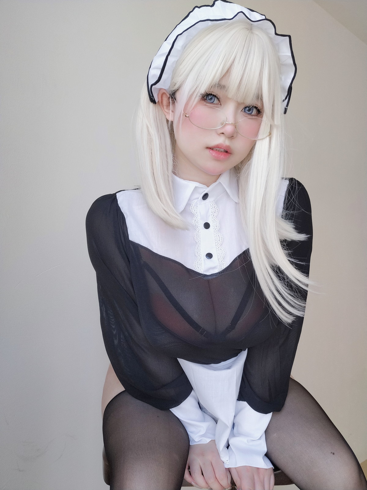 Xgyw.Net_Coser妹子女主K主人的女仆主题脱黑色薄透女仆装露豪乳翘臀完美诱惑写真69P