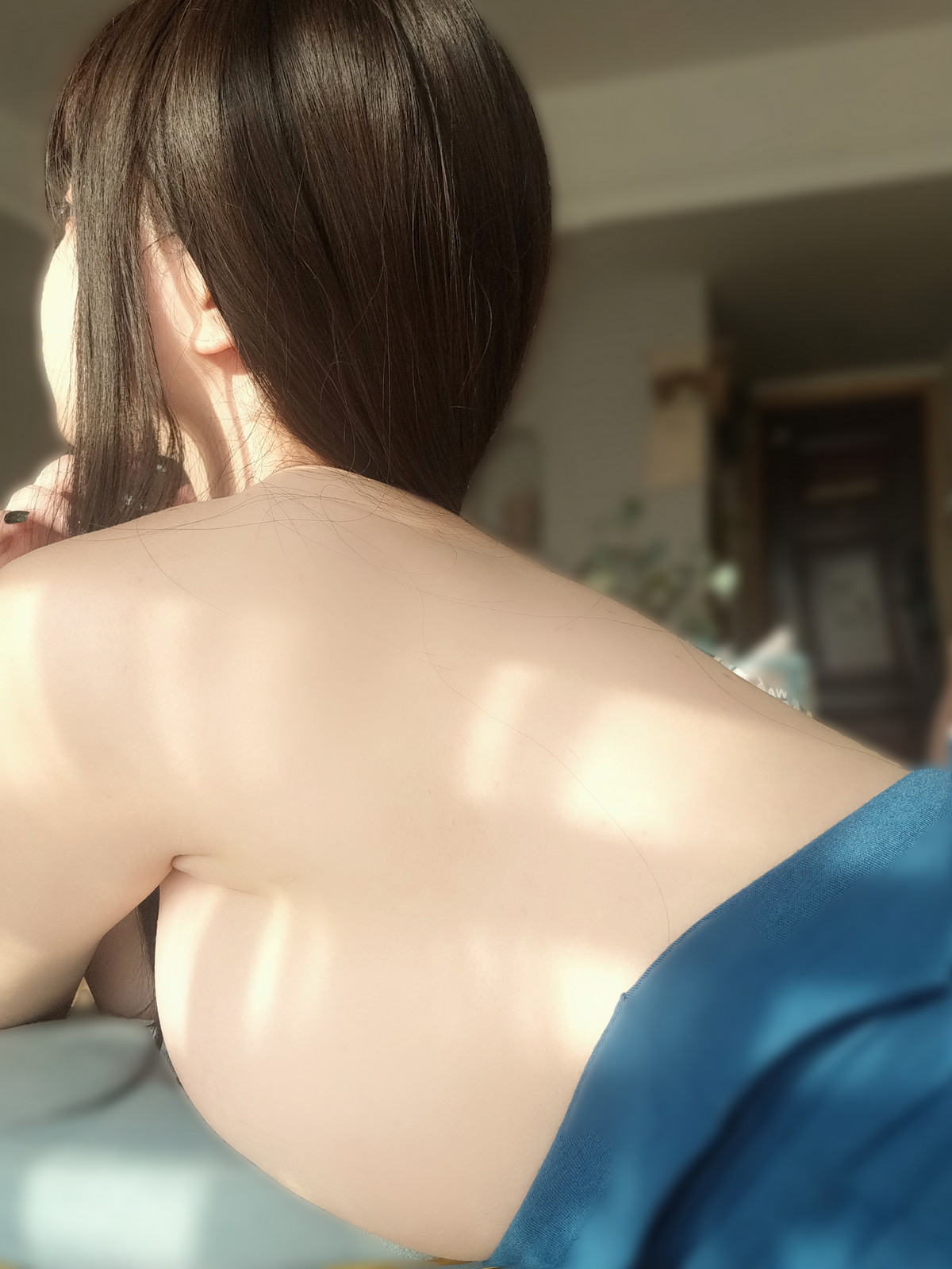 Xgyw.Net_Coser妹子女主K乘凉的姐姐主题私房性感蓝色低胸吊带裙秀傲人豪乳诱惑写真92P