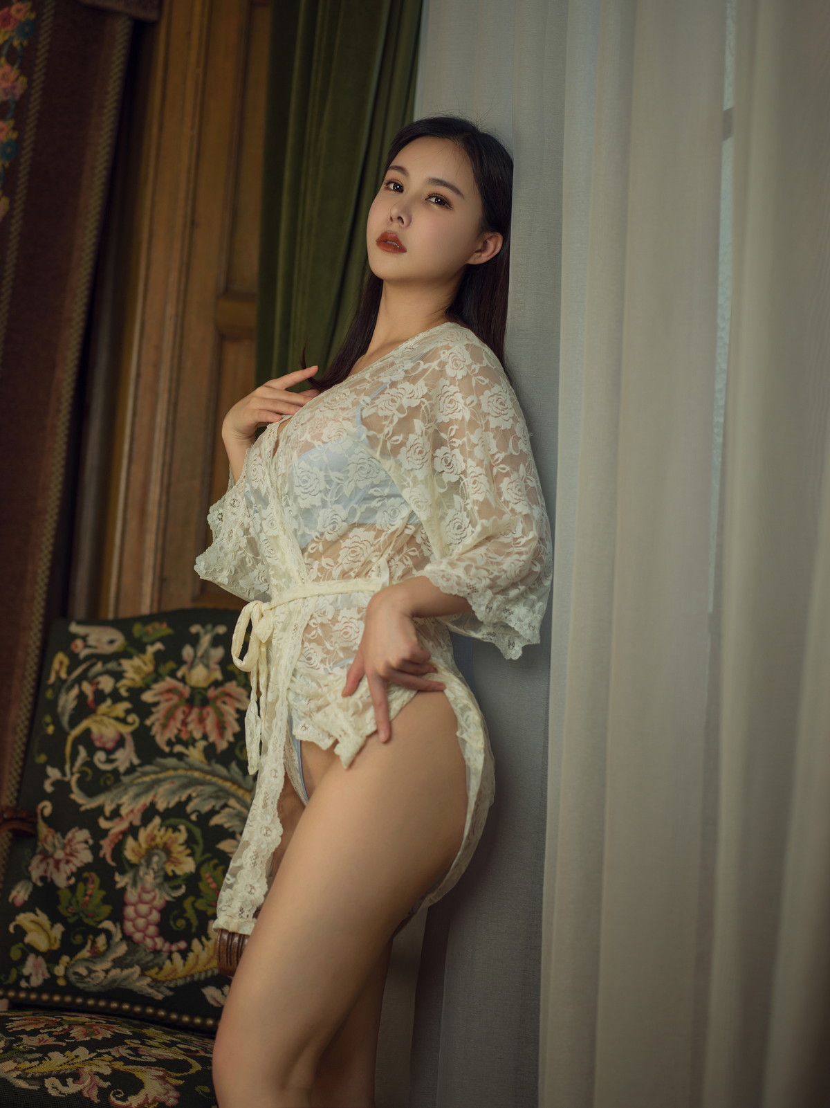 Xgyw.Net_动漫博主亚马逊鲶鱼独居太太主题性感蓝色蕾丝连体内衣秀豪乳翘臀诱惑写真95P