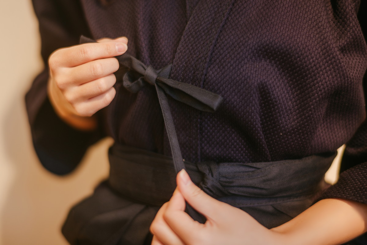 Xgyw.Net_网络美女汪知子最后的武士主题性感黑色美女武士服半脱露白色内衣撩人诱惑写真40P