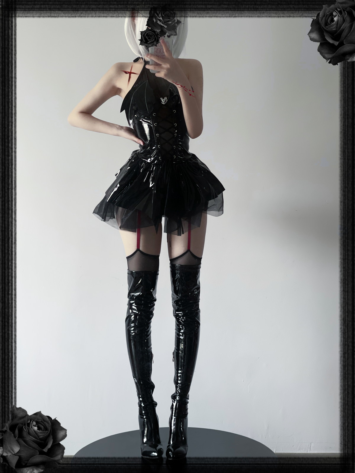 Xgyw.Net_Cos小姐姐幼爱youmeko吊带袜恶魔主题不露脸自拍黑色皮质服饰迷人诱惑写真47P