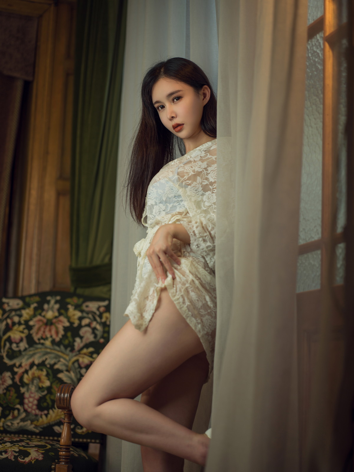 Xgyw.Net_动漫博主亚马逊鲶鱼独居太太主题性感蓝色蕾丝连体内衣秀豪乳翘臀诱惑写真95P
