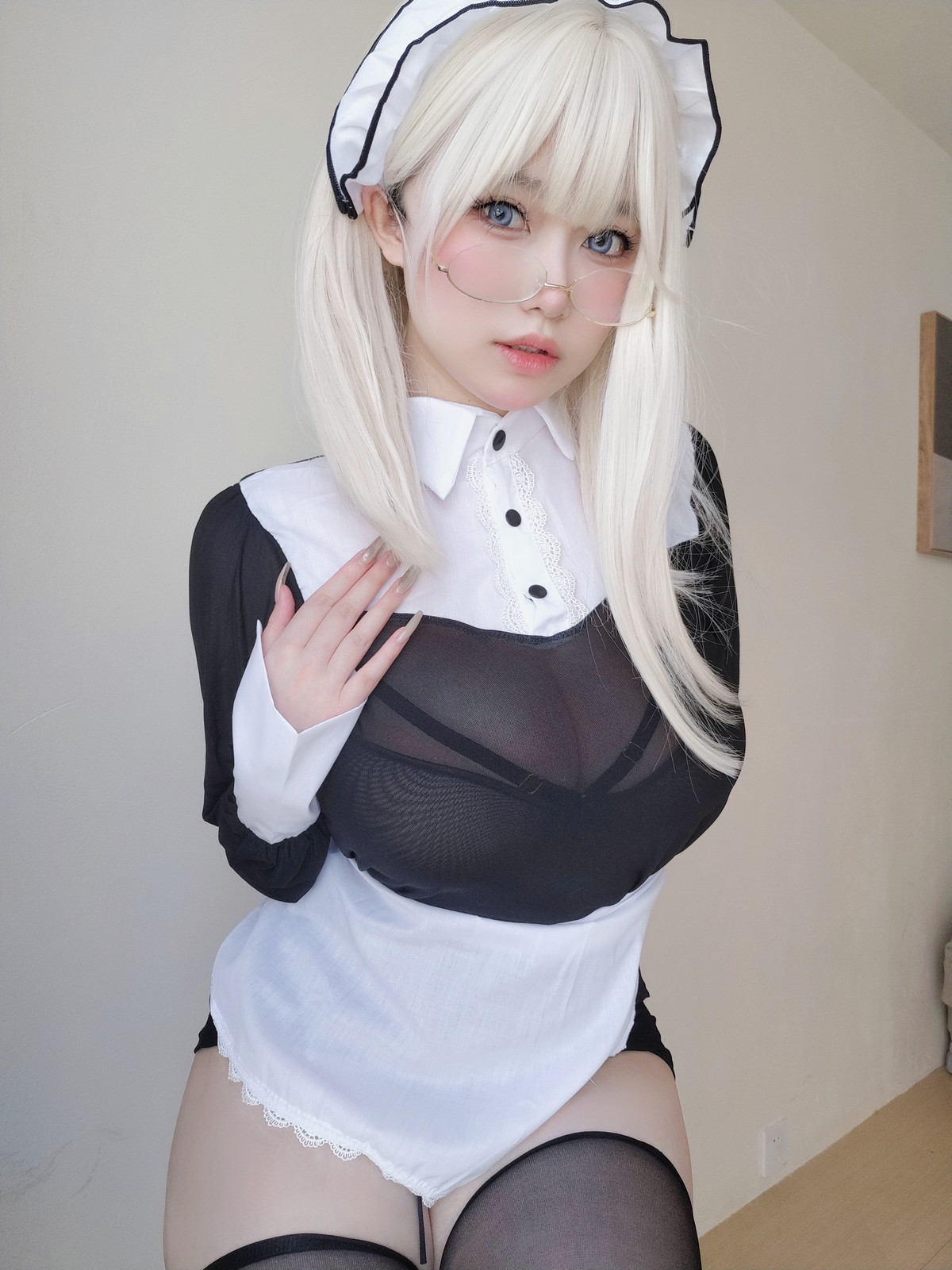 Xgyw.Net_Coser妹子女主K主人的女仆主题脱黑色薄透女仆装露豪乳翘臀完美诱惑写真69P