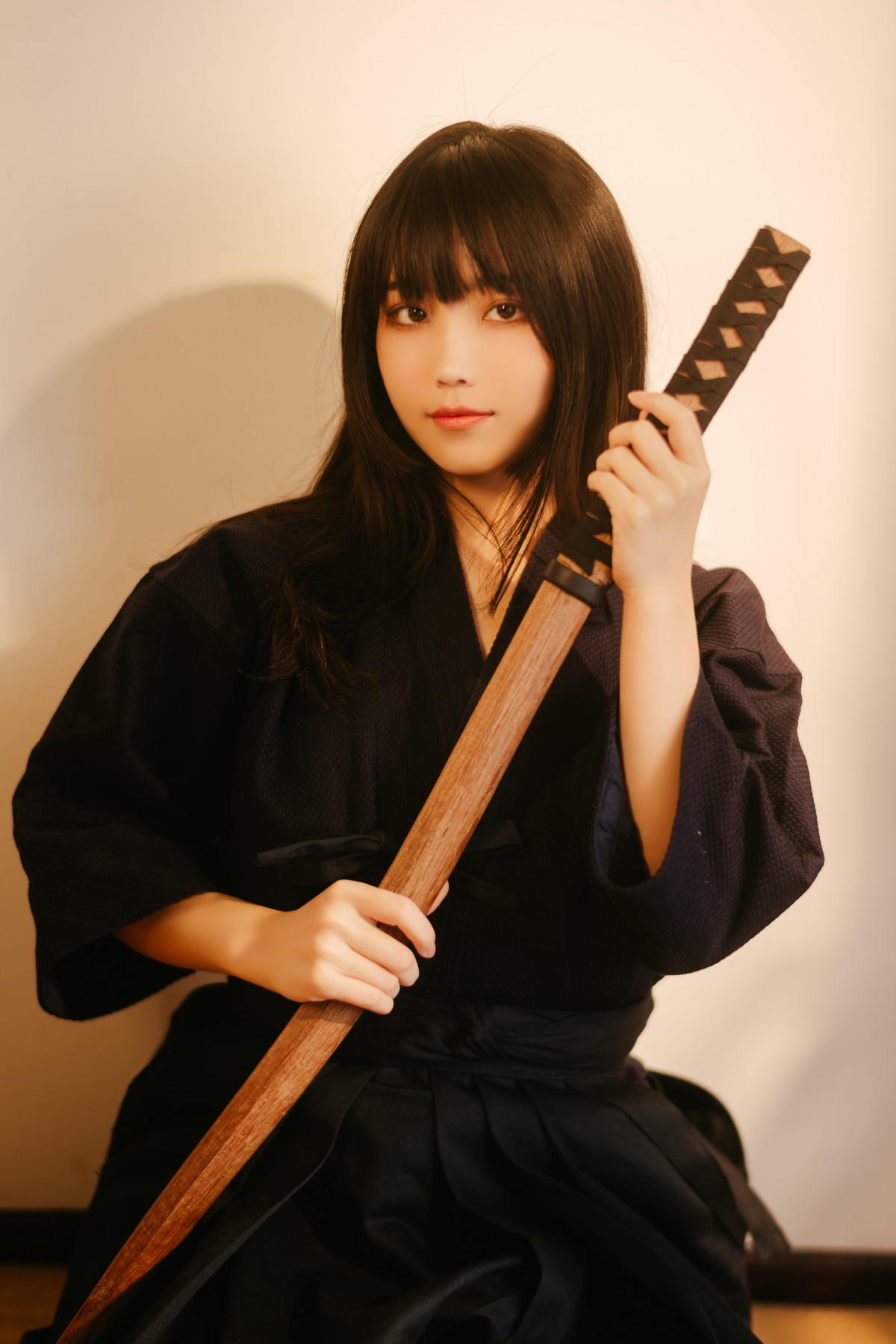 Xgyw.Net_网络美女汪知子最后的武士主题性感黑色美女武士服半脱露白色内衣撩人诱惑写真40P