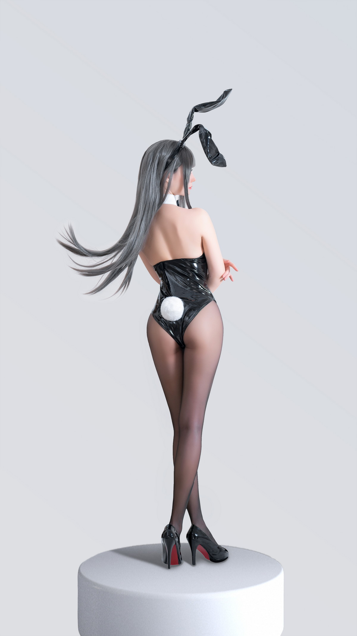 Xgyw.Net_网络美女焖焖碳樱岛麻衣兔女郎主题性感黑色皮质连体衣配超薄黑丝极致魅惑写真30P