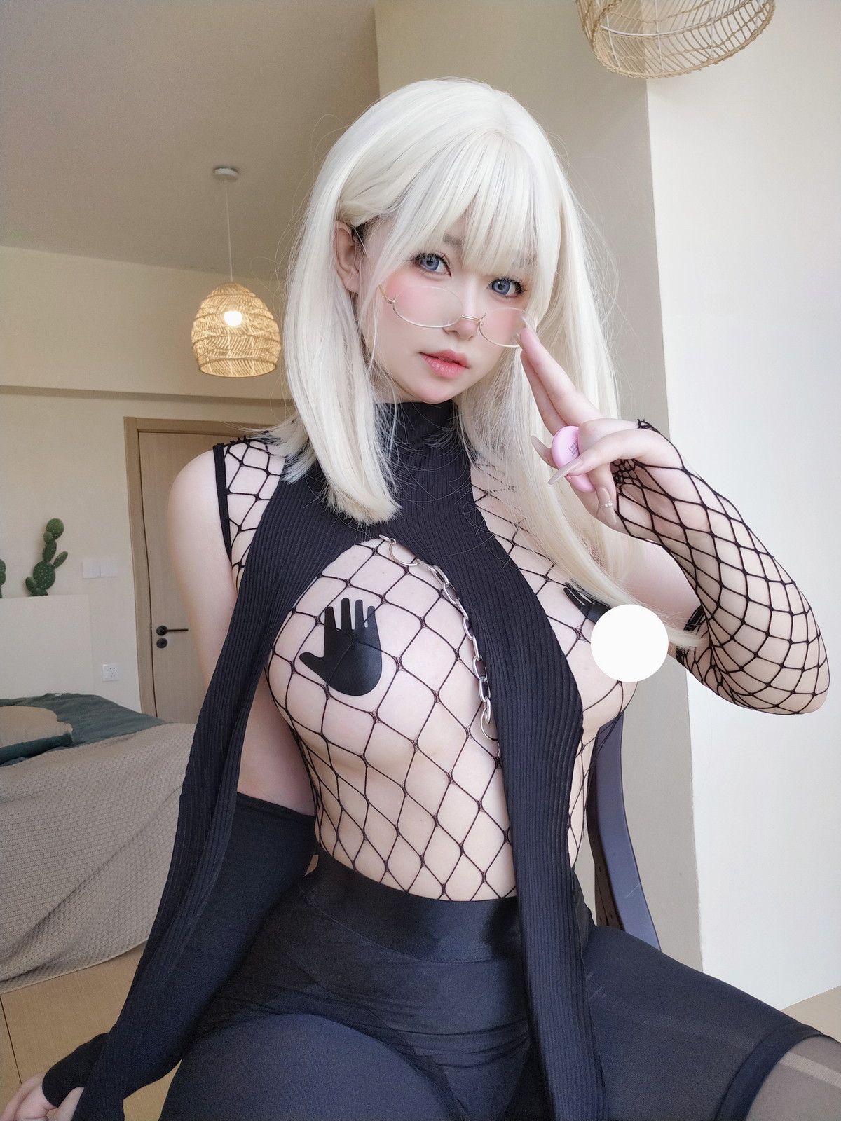 Xgyw.Net_Coser妹子女主K战败忍者主题性感黑色网格服饰配超薄黑丝秀翘臀美腿诱惑写真42P