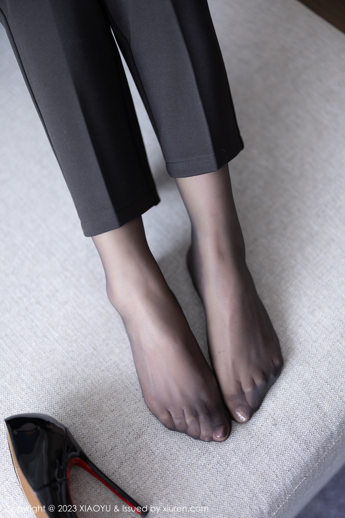 Xgyw.Net_[XiaoYu画语界]Vol.974_女神王馨瑶yanni性感黑色Ol装露黑色蕾丝内衣超薄黑丝诱惑写真93P