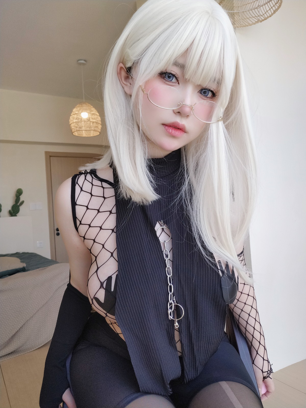 Xgyw.Net_Coser妹子女主K战败忍者主题性感黑色网格服饰配超薄黑丝秀翘臀美腿诱惑写真42P