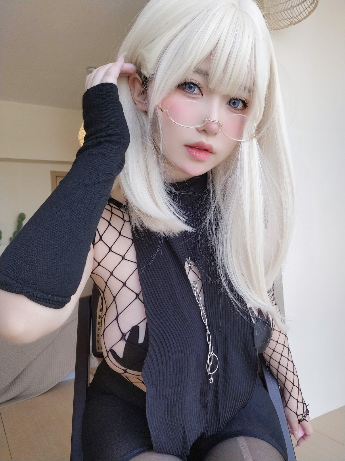 Xgyw.Net_Coser妹子女主K战败忍者主题性感黑色网格服饰配超薄黑丝秀翘臀美腿诱惑写真42P
