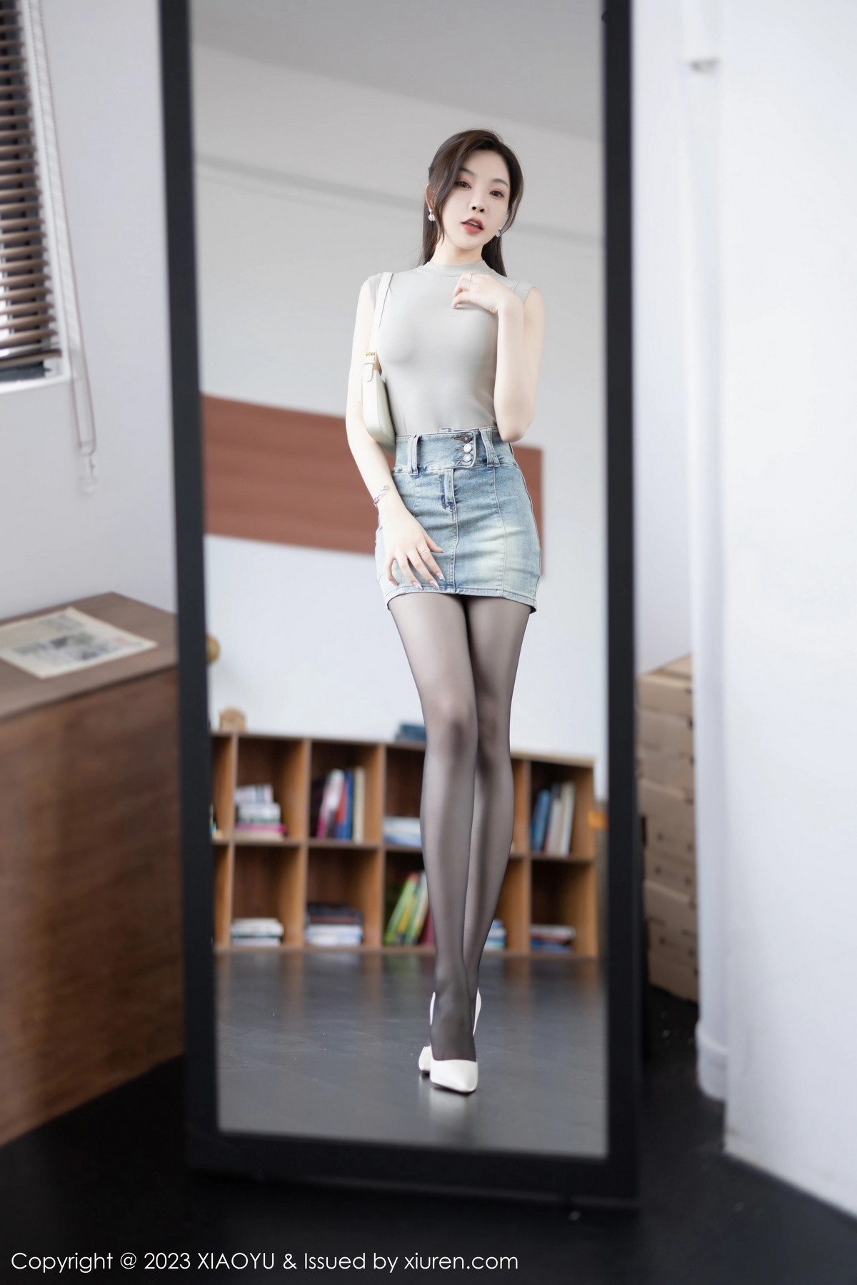 Xgyw.Net_[XiaoYu画语界]Vol.975_女神徐莉芝Booty私房半脱露性感白色内衣配超薄黑丝诱惑写真83P