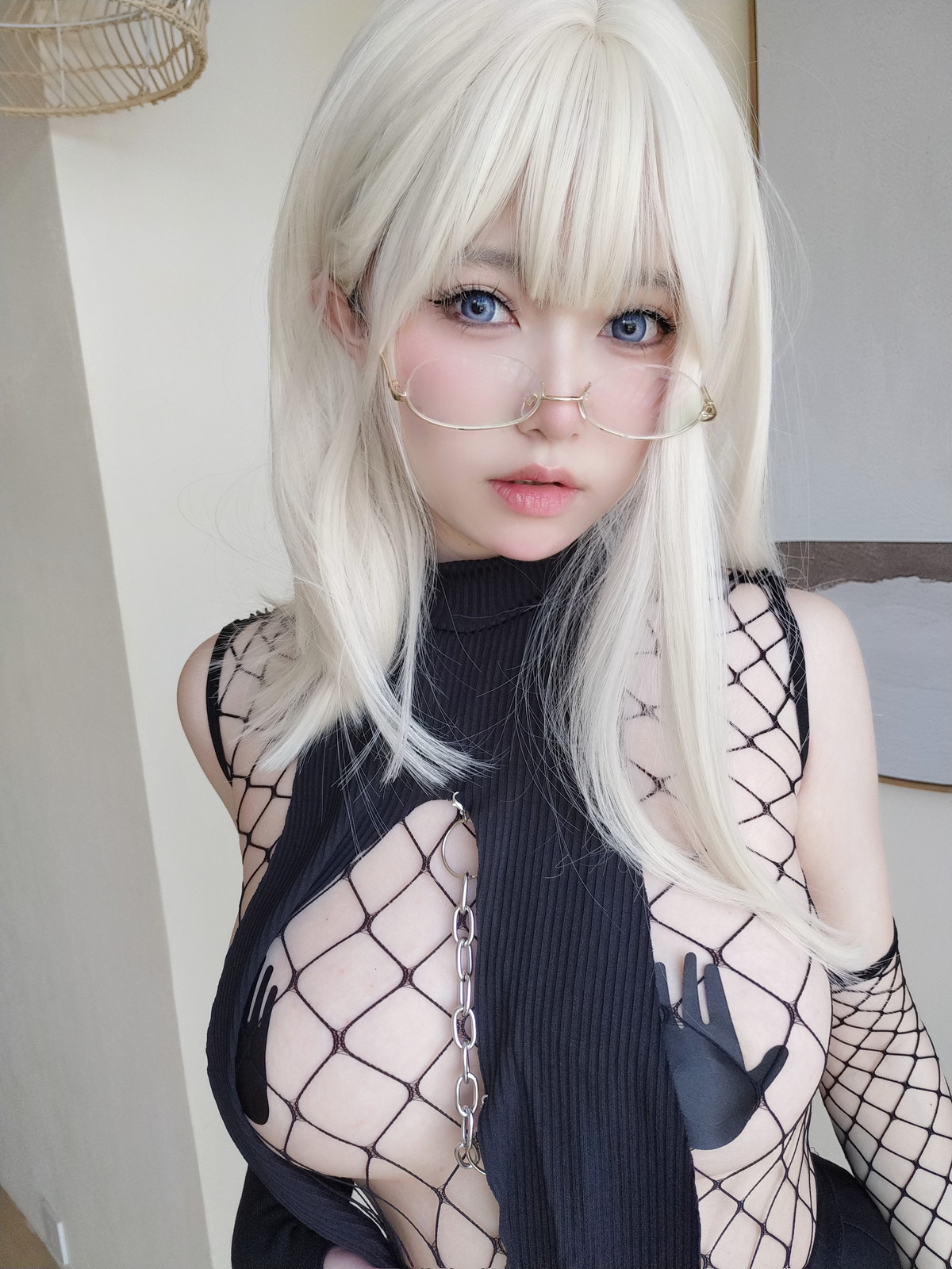Xgyw.Net_Coser妹子女主K战败忍者主题性感黑色网格服饰配超薄黑丝秀翘臀美腿诱惑写真42P