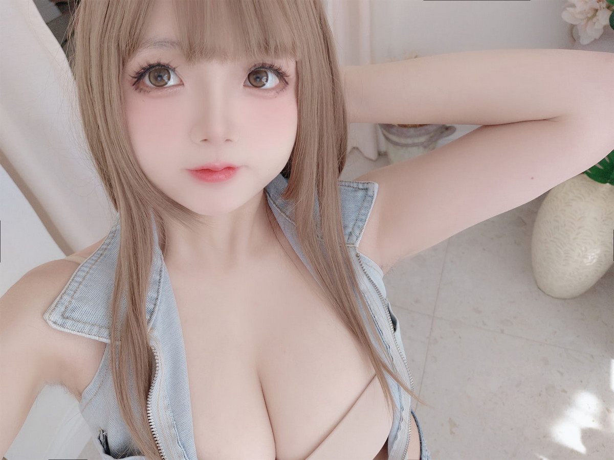 Xgyw.Net_Cosplay美女日奈娇牛仔姐姐主题脱牛仔短裤露白色蕾丝内裤秀翘臀诱惑写真66P