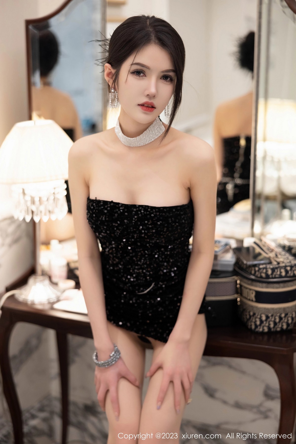 Xgyw.Net_XiuRen第6335期_模特媛媛酱belle脱西服上衣露黑色连衣短裙开档肉丝撩人诱惑写真99P