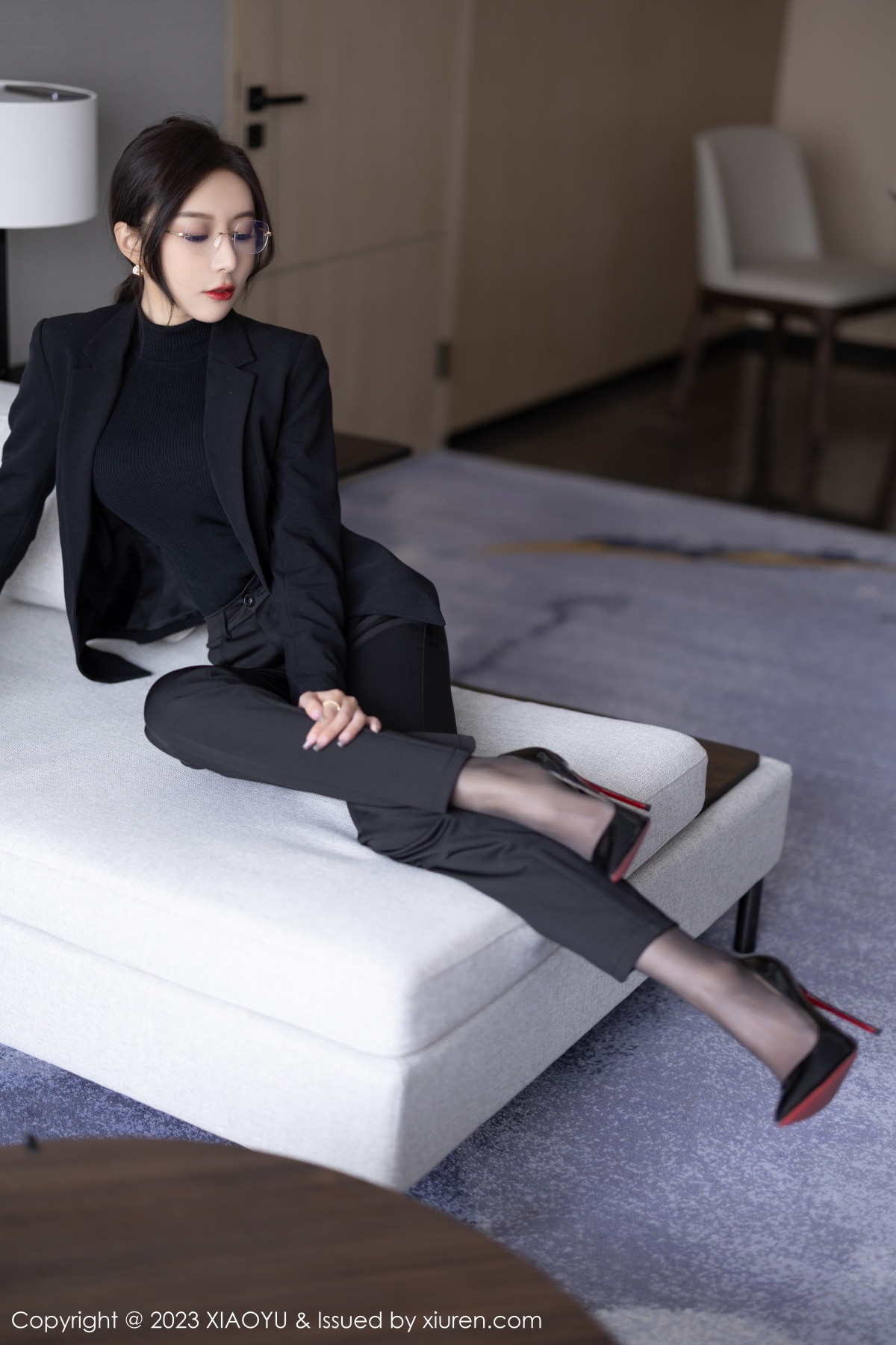 Xgyw.Net_[XiaoYu画语界]Vol.974_女神王馨瑶yanni性感黑色Ol装露黑色蕾丝内衣超薄黑丝诱惑写真93P