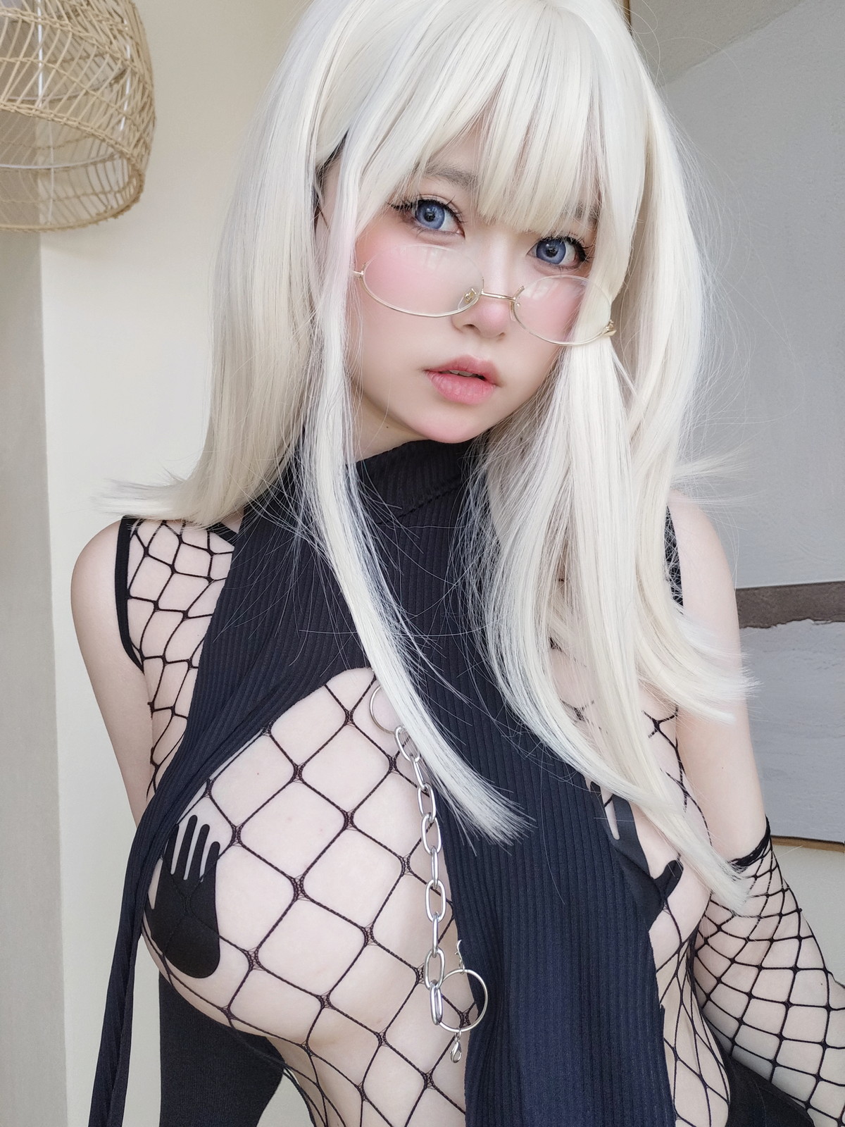 Xgyw.Net_Coser妹子女主K战败忍者主题性感黑色网格服饰配超薄黑丝秀翘臀美腿诱惑写真42P