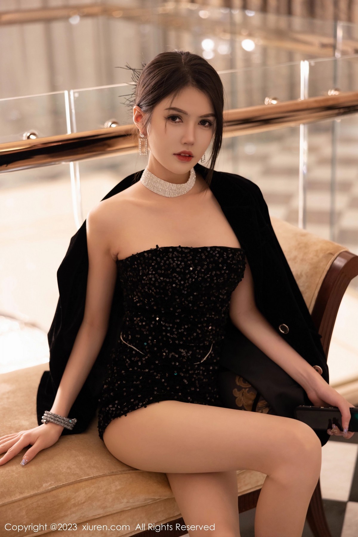 Xgyw.Net_XiuRen第6335期_模特媛媛酱belle脱西服上衣露黑色连衣短裙开档肉丝撩人诱惑写真99P
