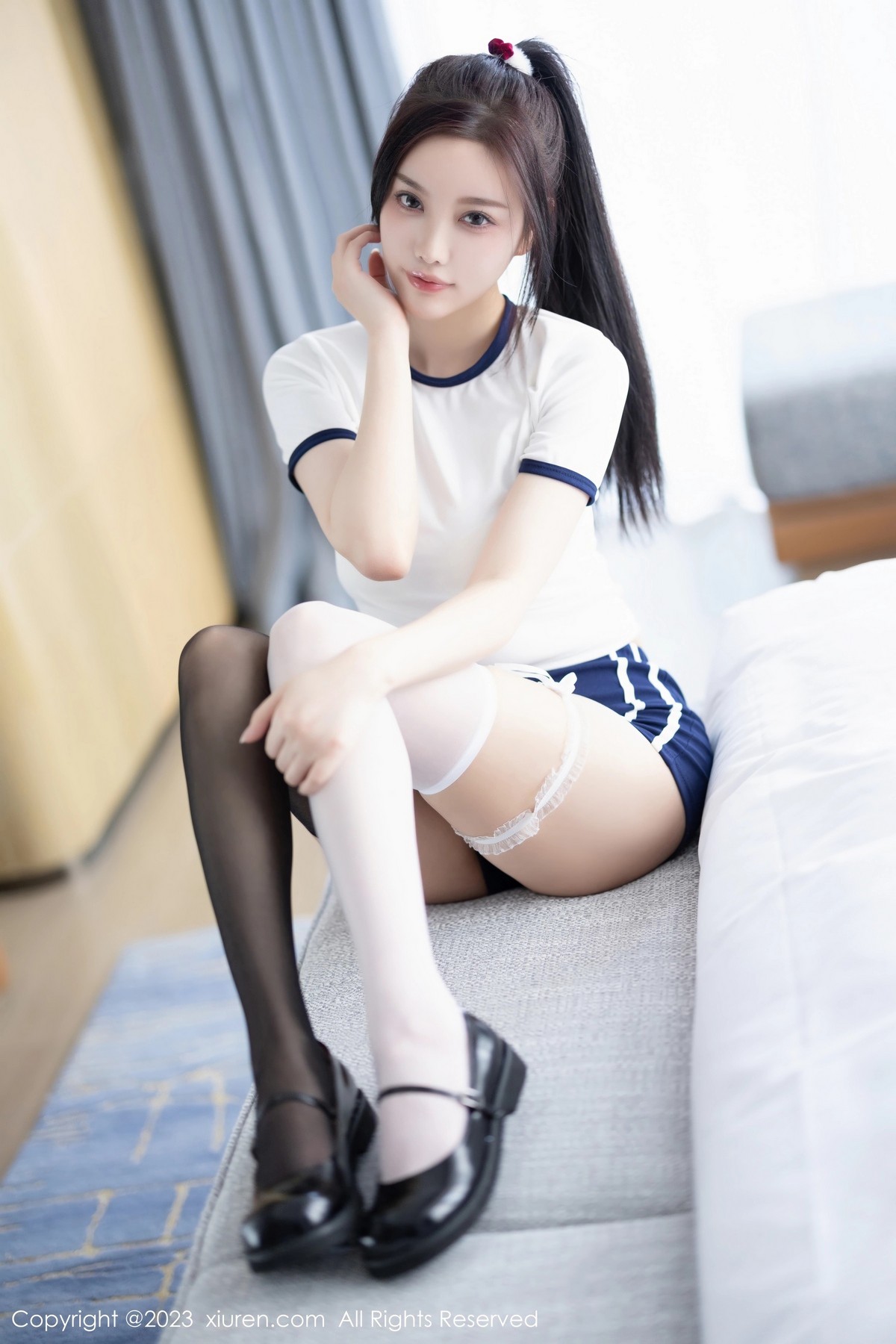 Xgyw.Net_XiuRen第6337期_女神杨晨晨Yome白色收身衣配蓝色短裤秀丰腴身材完美诱惑写真86P