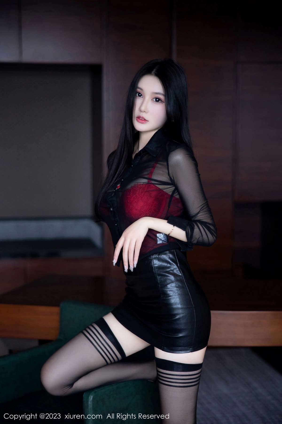 Xgyw.Net_XiuRen第6332期_新人模特桐桐脱黑色轻透薄纱露性感红色蕾丝内衣迷人诱惑写真84P