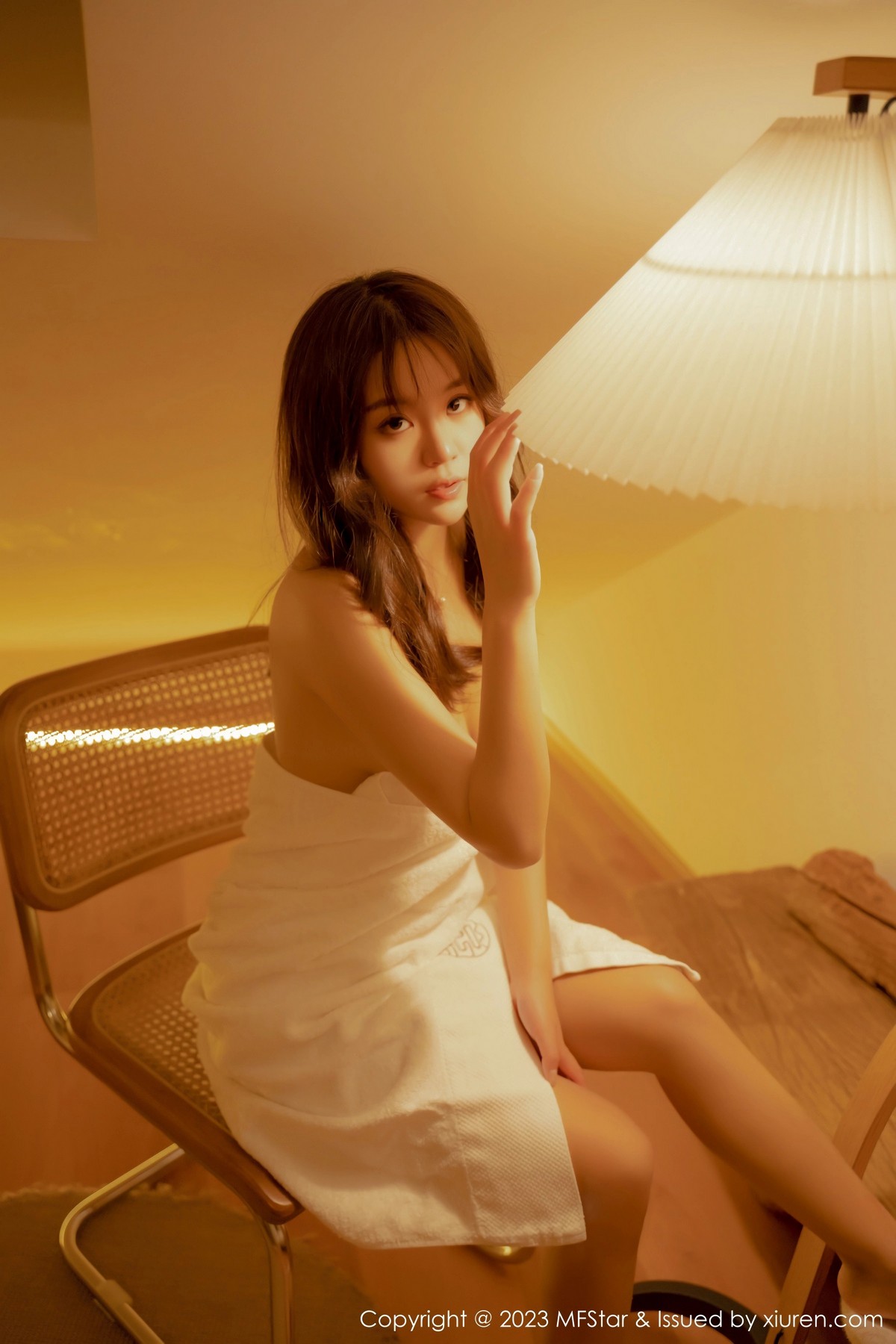 Xgyw.Net_[MFStar模范学院]Vol.590_新人模特小樱花baby沐浴后出镜白色浴袍秀丰满身材诱惑写真50P
