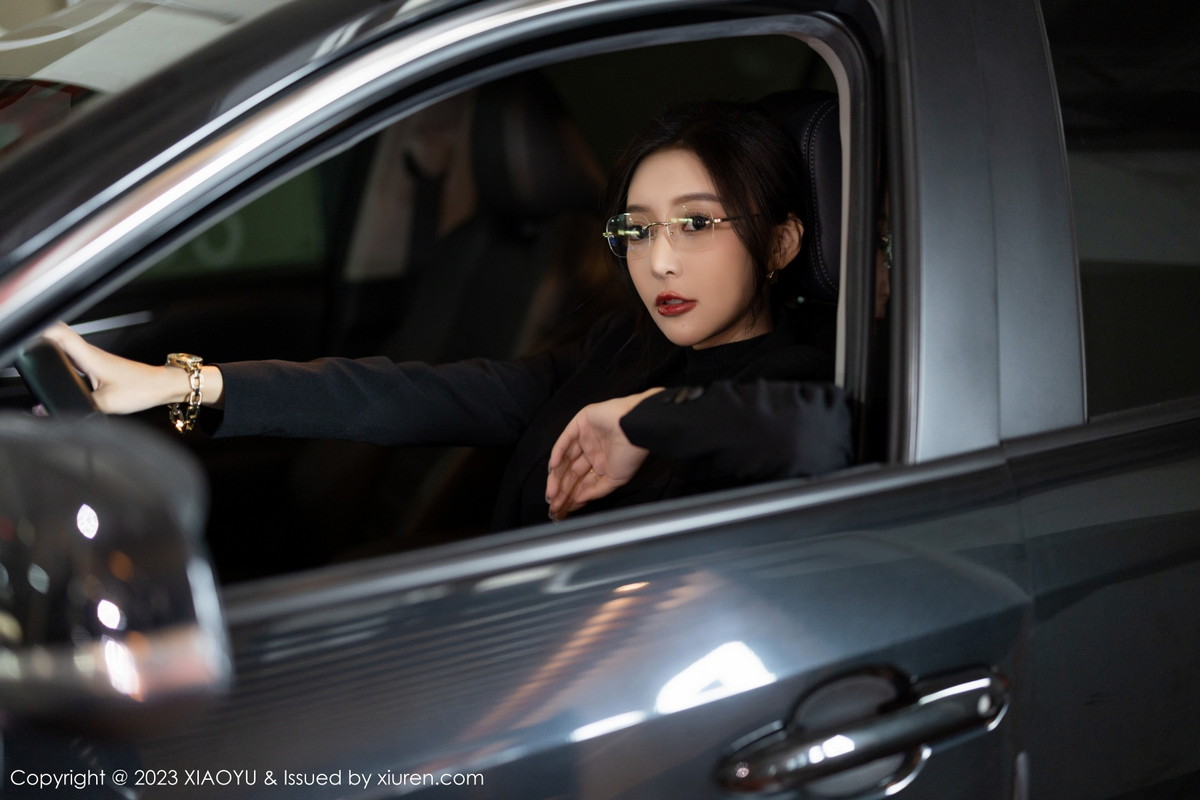 Xgyw.Net_[XiaoYu画语界]Vol.974_女神王馨瑶yanni性感黑色Ol装露黑色蕾丝内衣超薄黑丝诱惑写真93P