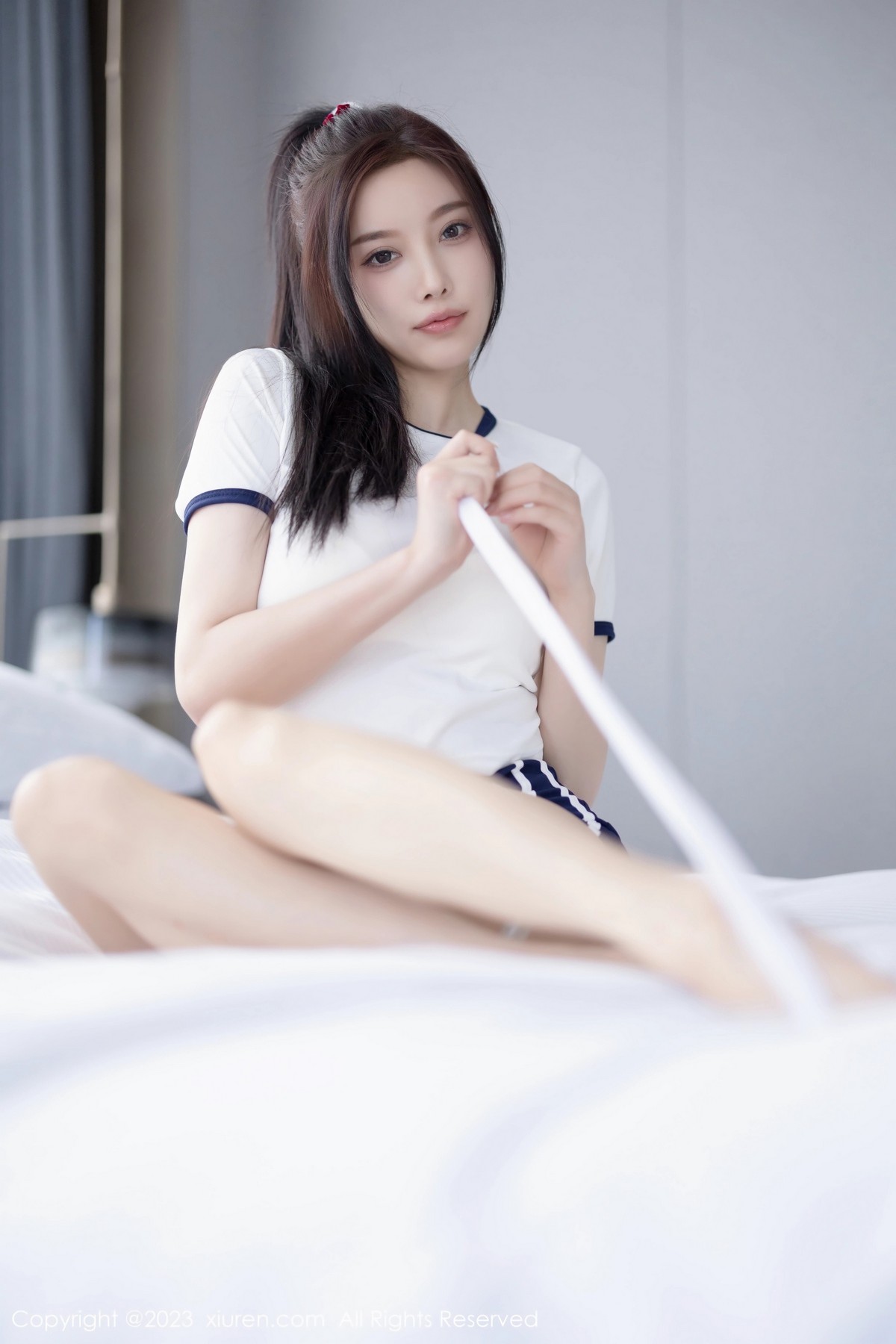 Xgyw.Net_XiuRen第6337期_女神杨晨晨Yome白色收身衣配蓝色短裤秀丰腴身材完美诱惑写真86P