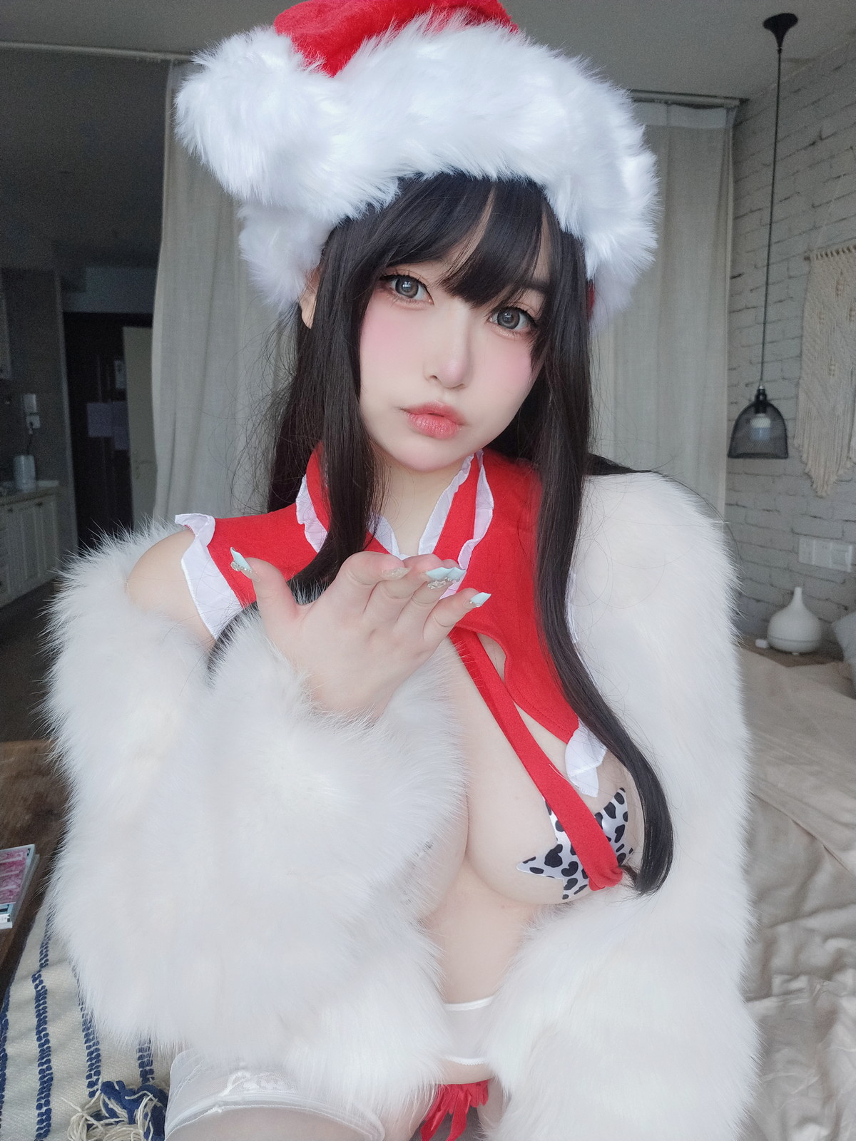 Xgyw.Net_Coser妹子女主K圣诞特辑主题性感红色情趣服饰配白丝袜半脱秀豪乳诱惑写真71P