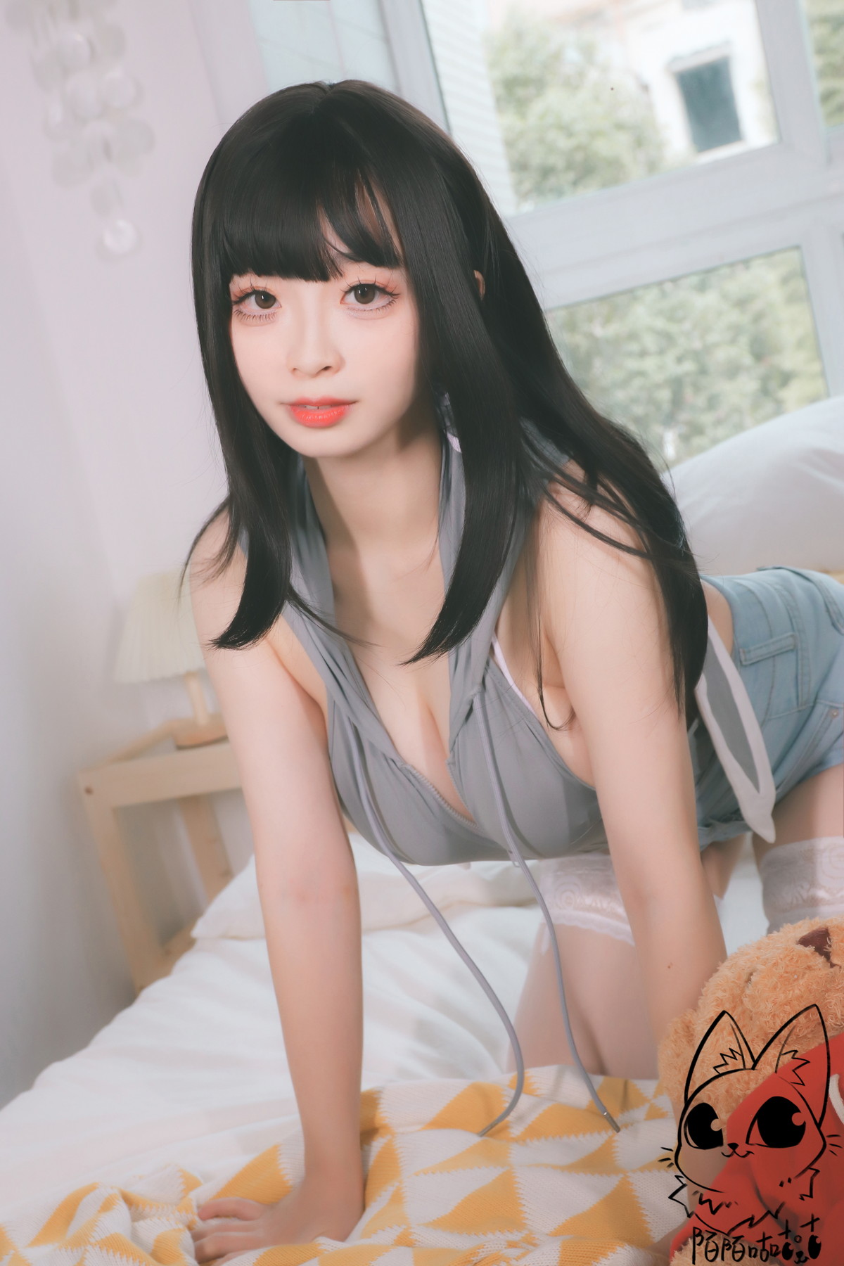 Xgyw.Net_网络美女韶陌陌兔子主题私房性感灰色真空上衣配白色蕾丝袜秀豪乳翘臀诱惑写真30P