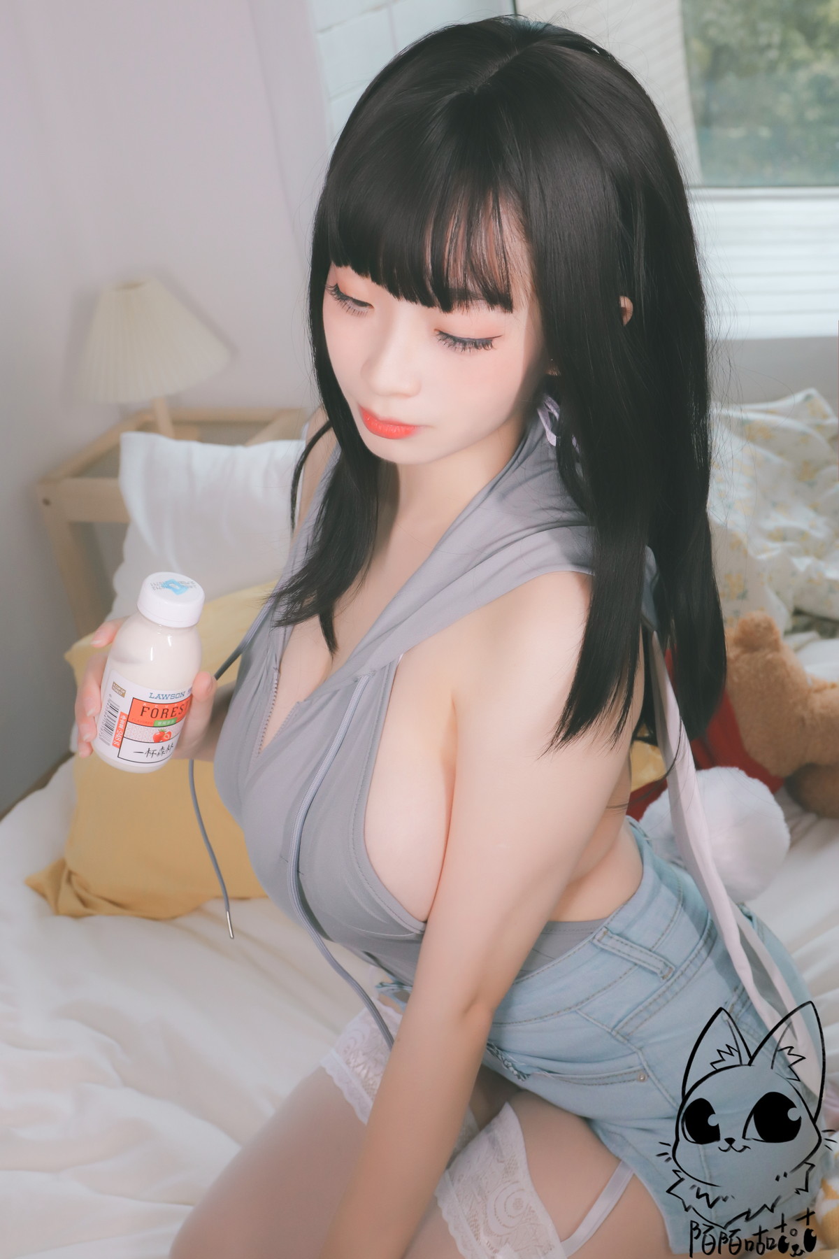 Xgyw.Net_网络美女韶陌陌兔子主题私房性感灰色真空上衣配白色蕾丝袜秀豪乳翘臀诱惑写真30P