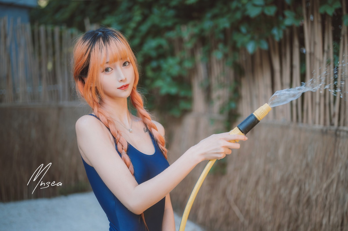 Xgyw.Net_网络美女妹抖青死库水主题户外脱性感学生制服露死库水湿身秀完美身材诱惑写真47P