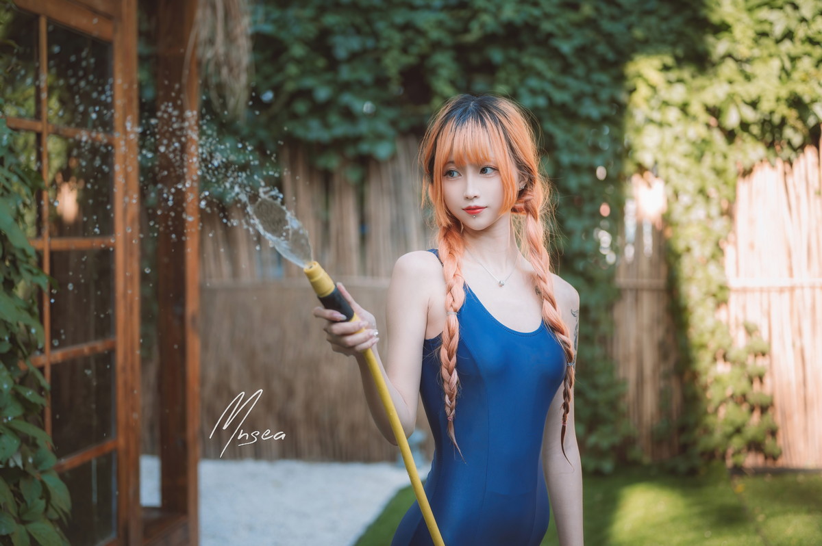 Xgyw.Net_网络美女妹抖青死库水主题户外脱性感学生制服露死库水湿身秀完美身材诱惑写真47P