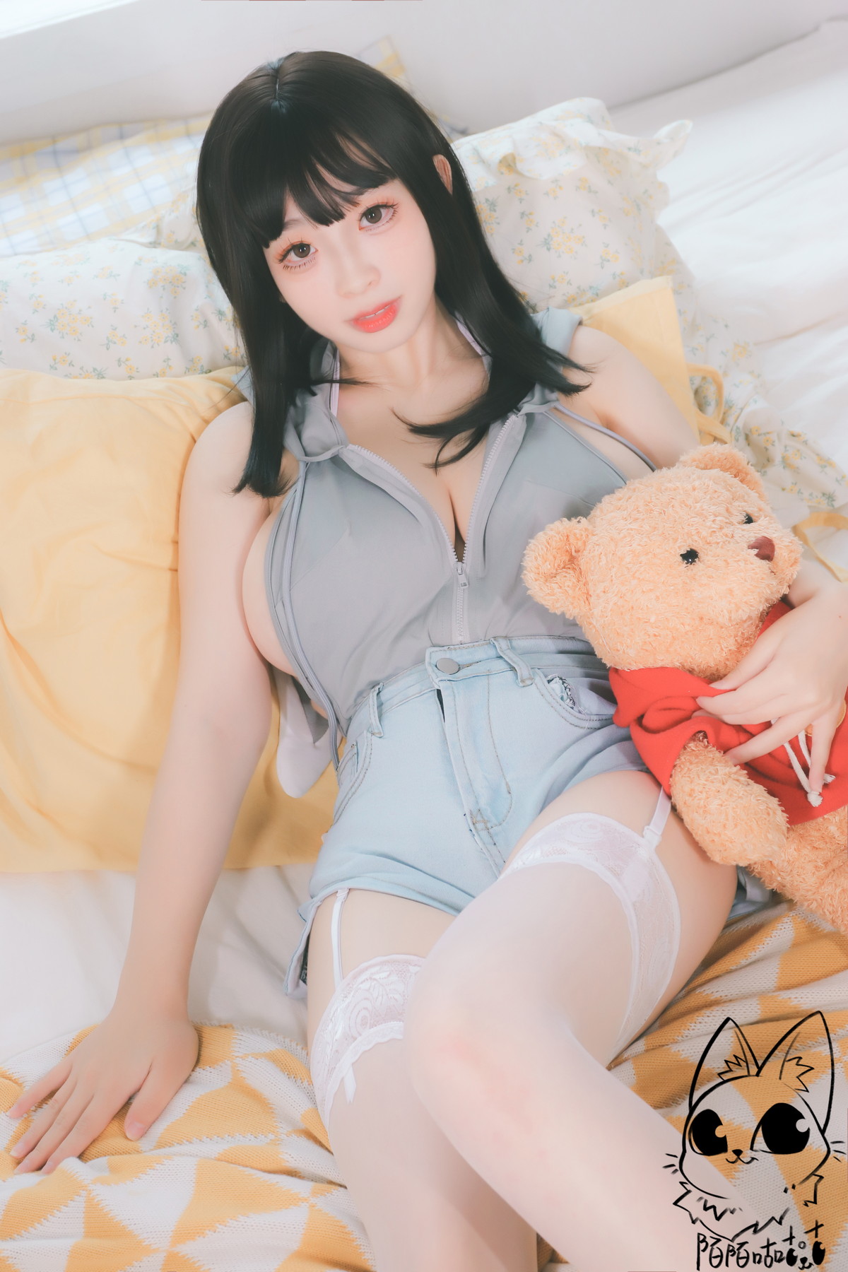 Xgyw.Net_网络美女韶陌陌兔子主题私房性感灰色真空上衣配白色蕾丝袜秀豪乳翘臀诱惑写真30P