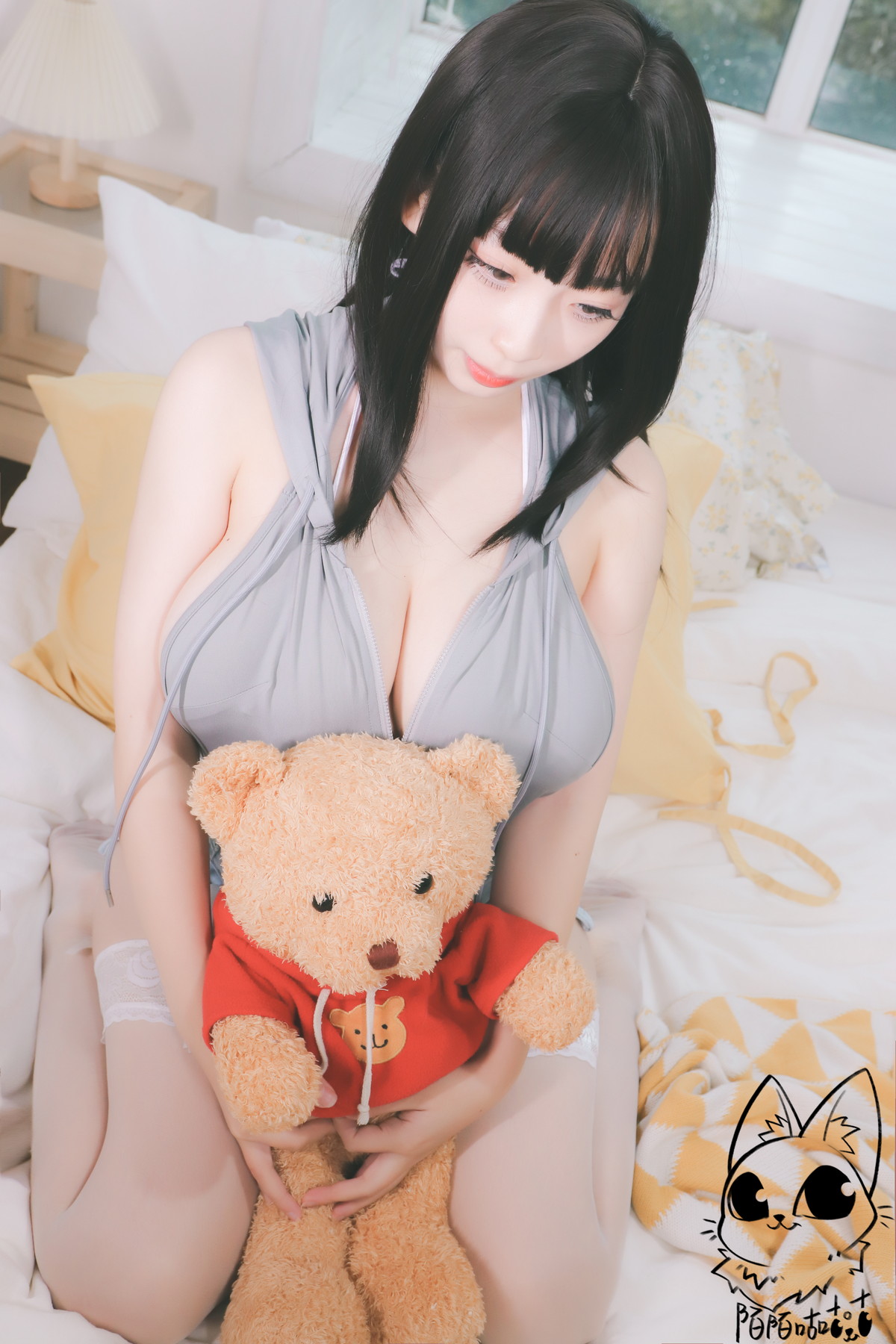 Xgyw.Net_网络美女韶陌陌兔子主题私房性感灰色真空上衣配白色蕾丝袜秀豪乳翘臀诱惑写真30P