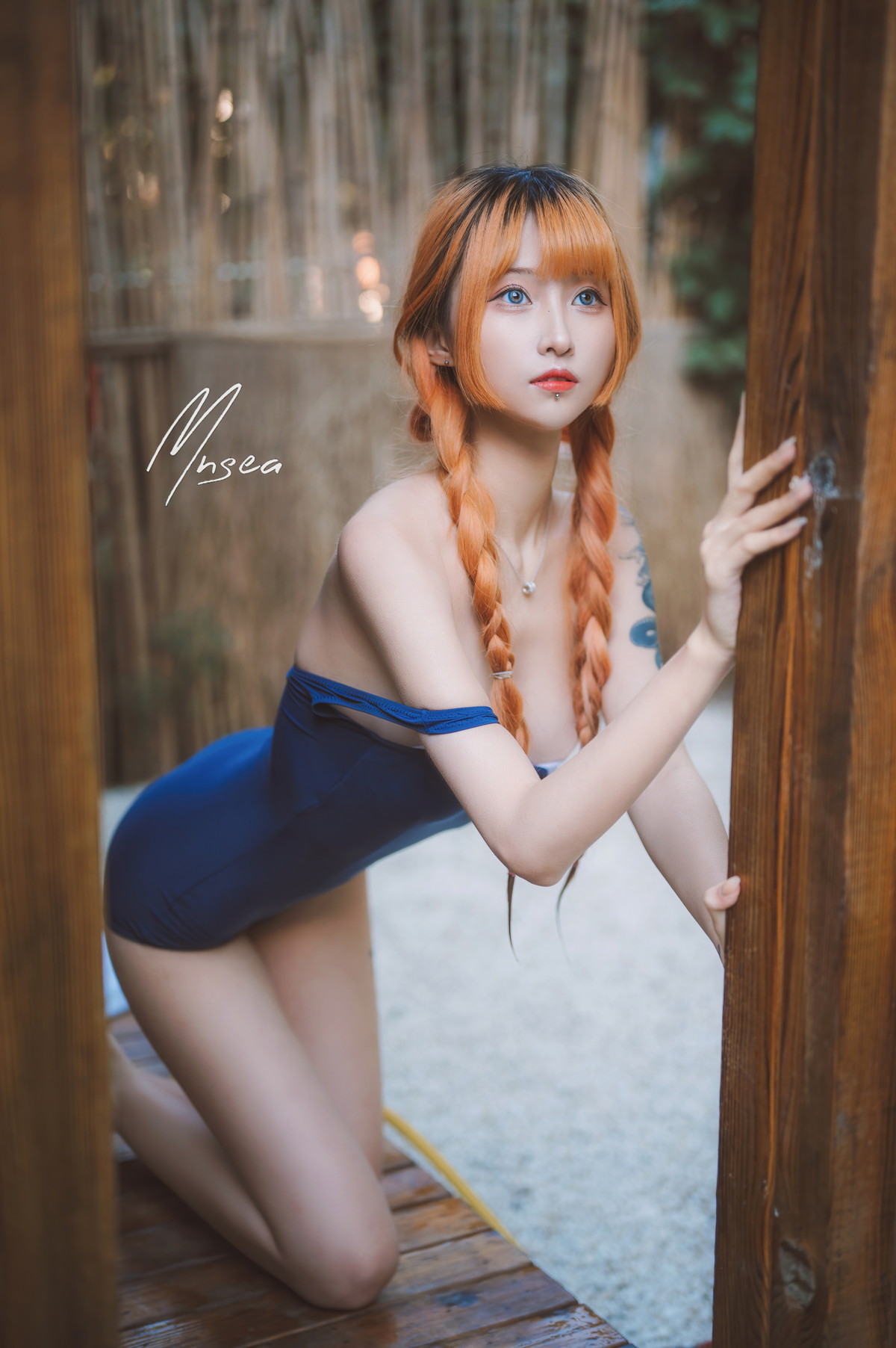 Xgyw.Net_网络美女妹抖青死库水主题户外脱性感学生制服露死库水湿身秀完美身材诱惑写真47P