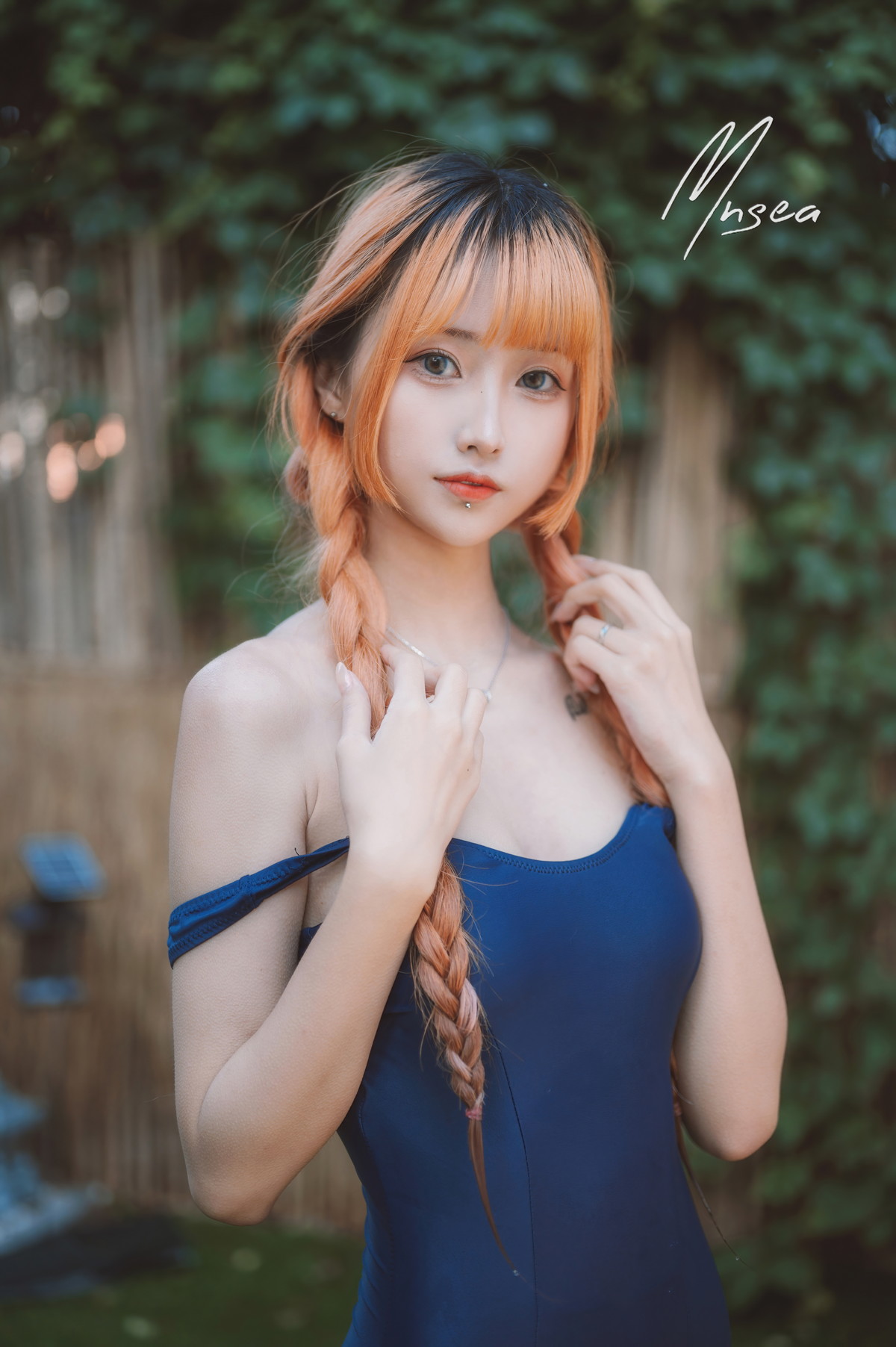 Xgyw.Net_网络美女妹抖青死库水主题户外脱性感学生制服露死库水湿身秀完美身材诱惑写真47P
