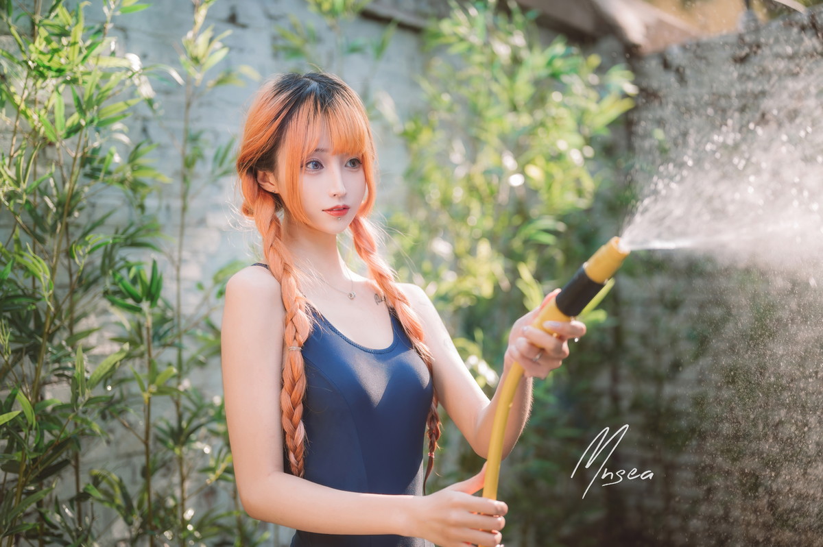 Xgyw.Net_网络美女妹抖青死库水主题户外脱性感学生制服露死库水湿身秀完美身材诱惑写真47P