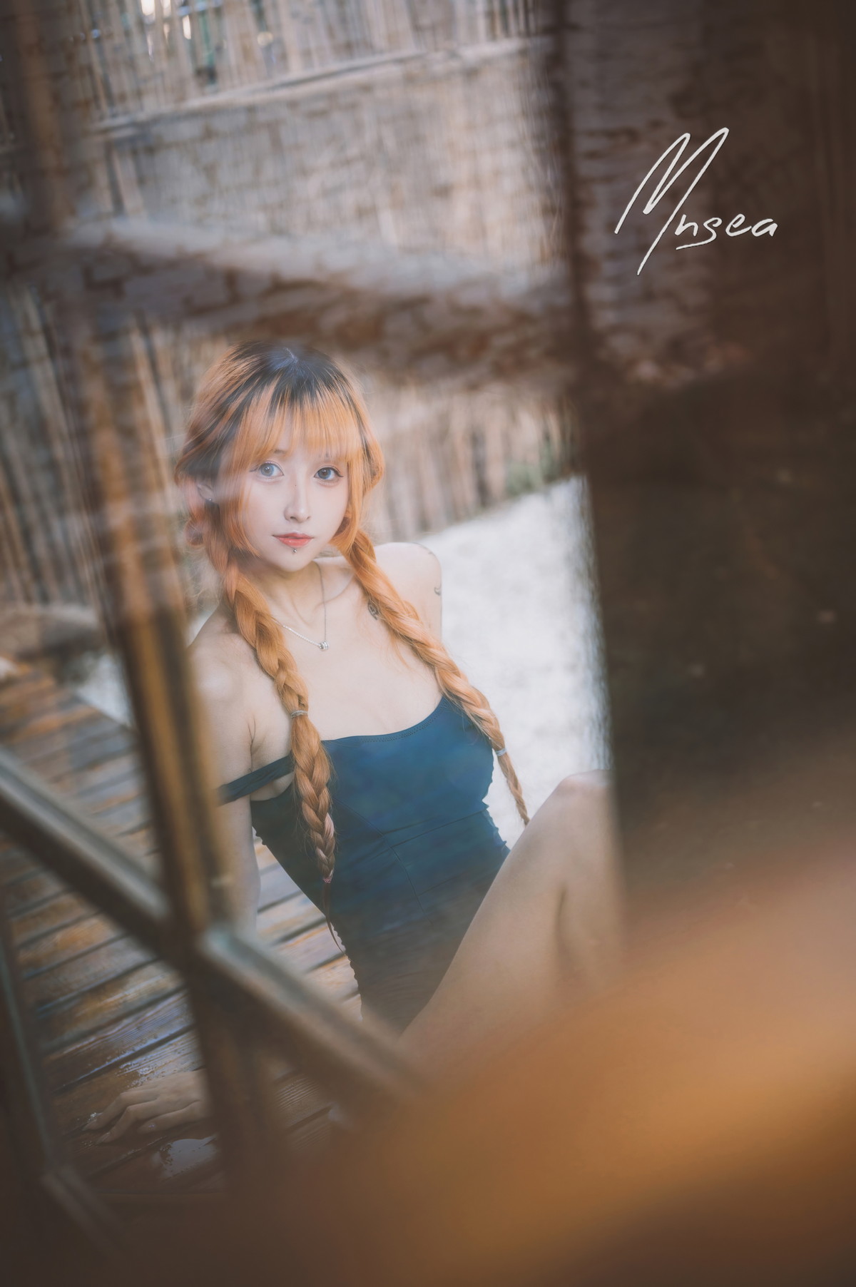 Xgyw.Net_网络美女妹抖青死库水主题户外脱性感学生制服露死库水湿身秀完美身材诱惑写真47P